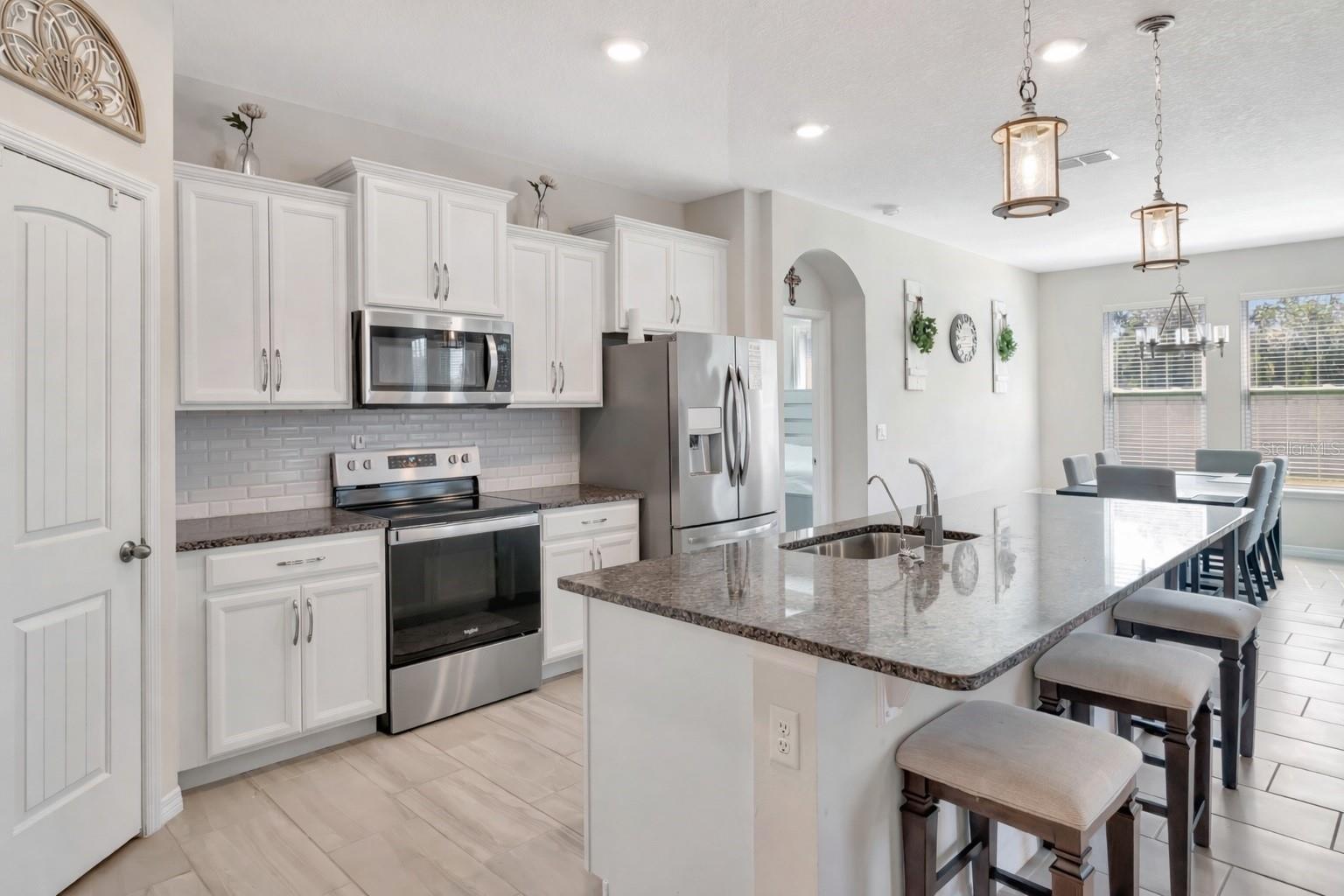 Image 3 of 46 For 401 Halter Drive