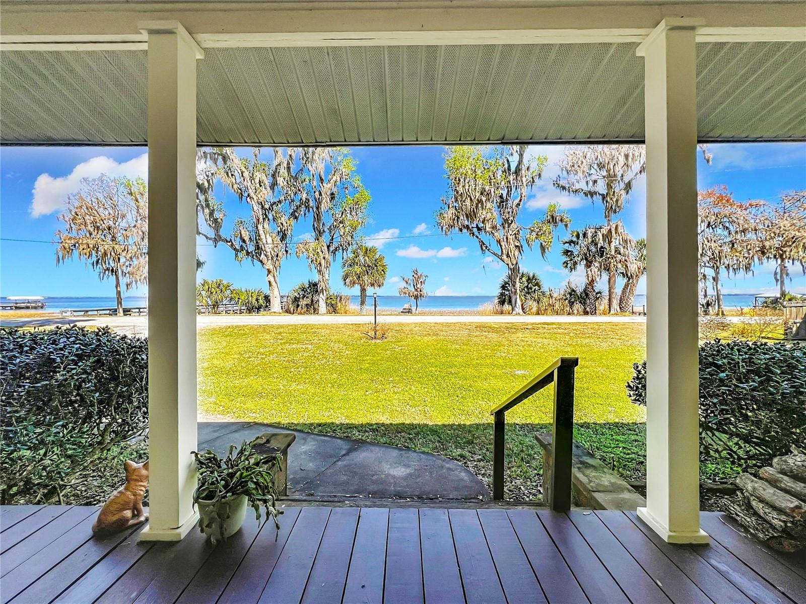 Image 10 of 76 For 8408 Lakeshore Drive