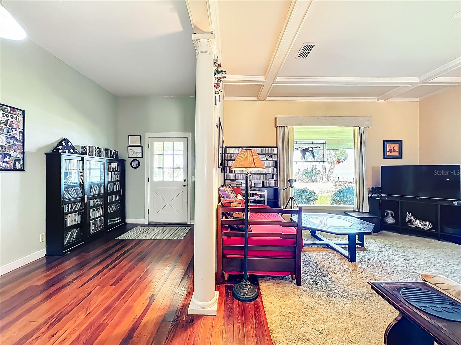 Image 16 of 76 For 8408 Lakeshore Drive