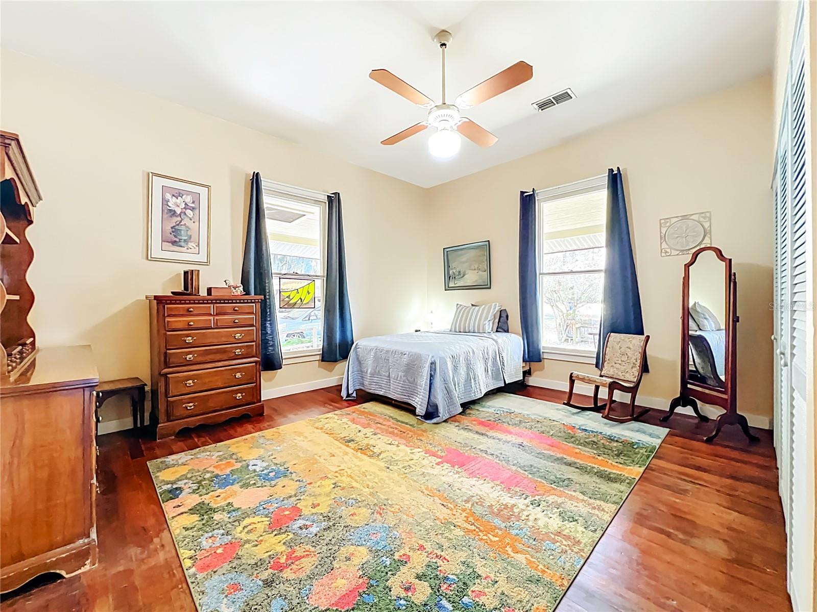 Image 42 of 76 For 8408 Lakeshore Drive