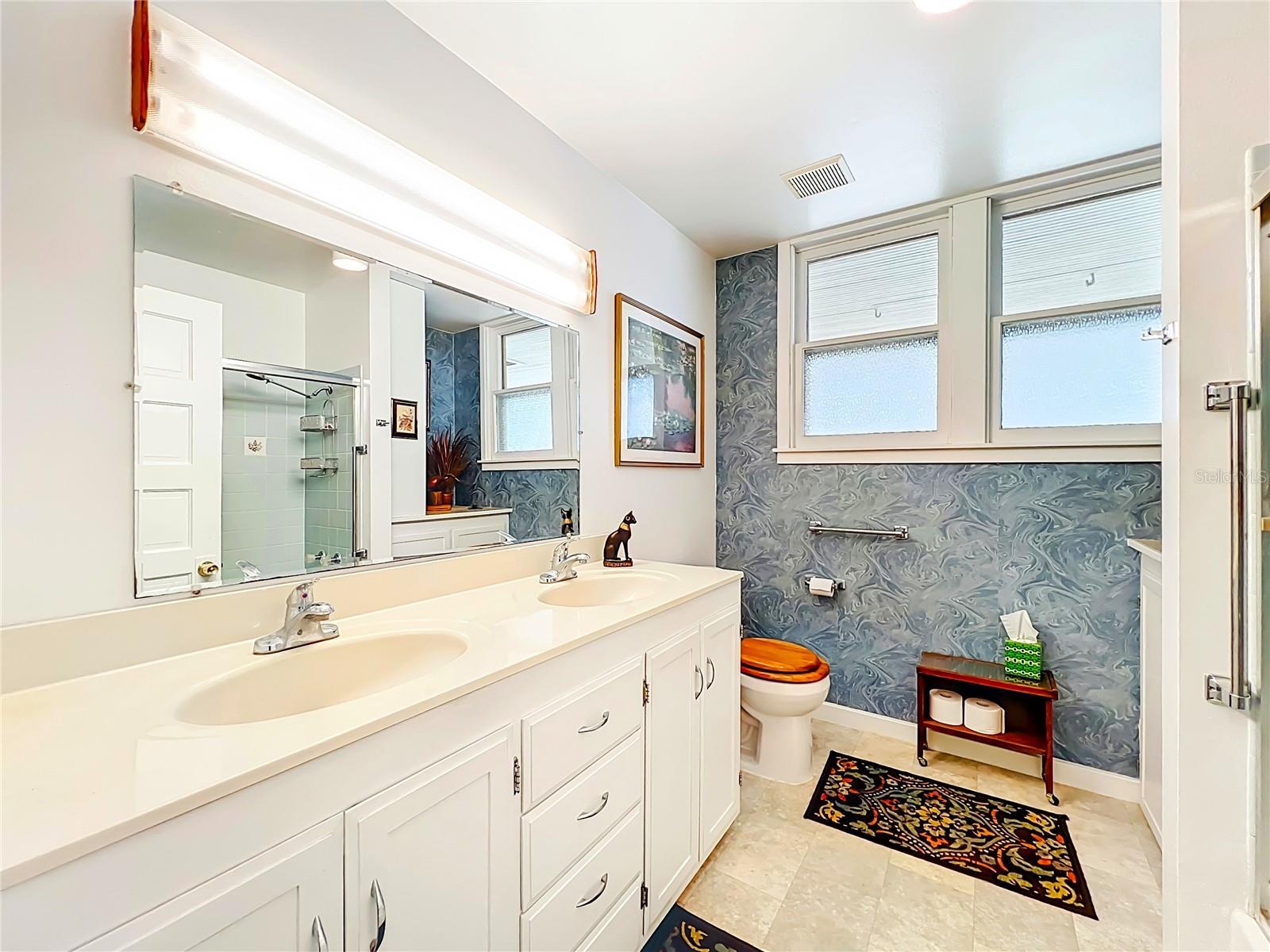 Image 48 of 76 For 8408 Lakeshore Drive