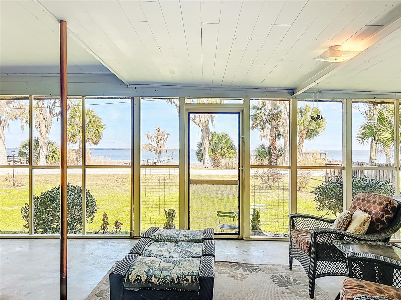 Image 61 of 76 For 8408 Lakeshore Drive