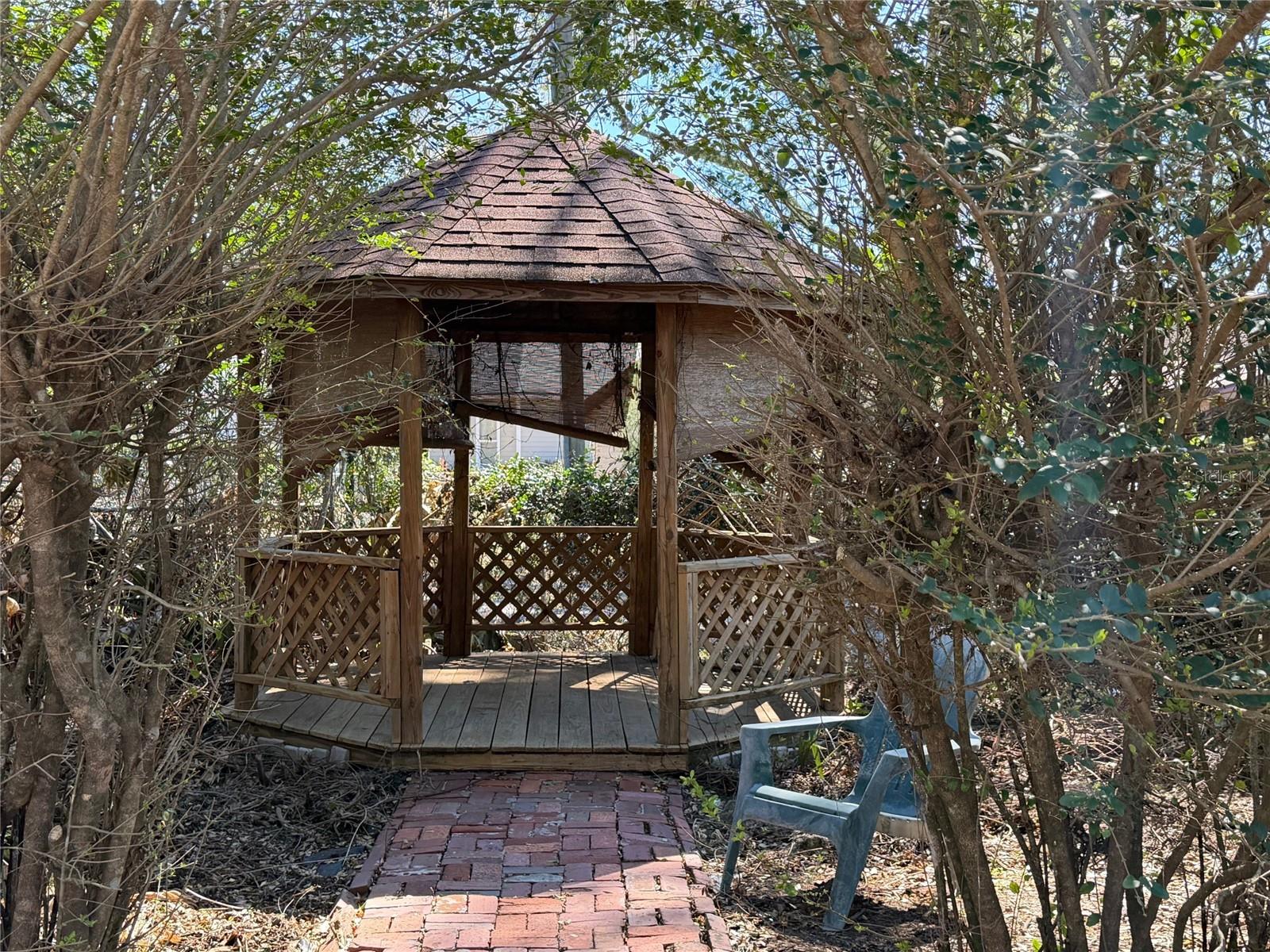 Image 30 of 34 For 3318 Fort King Street