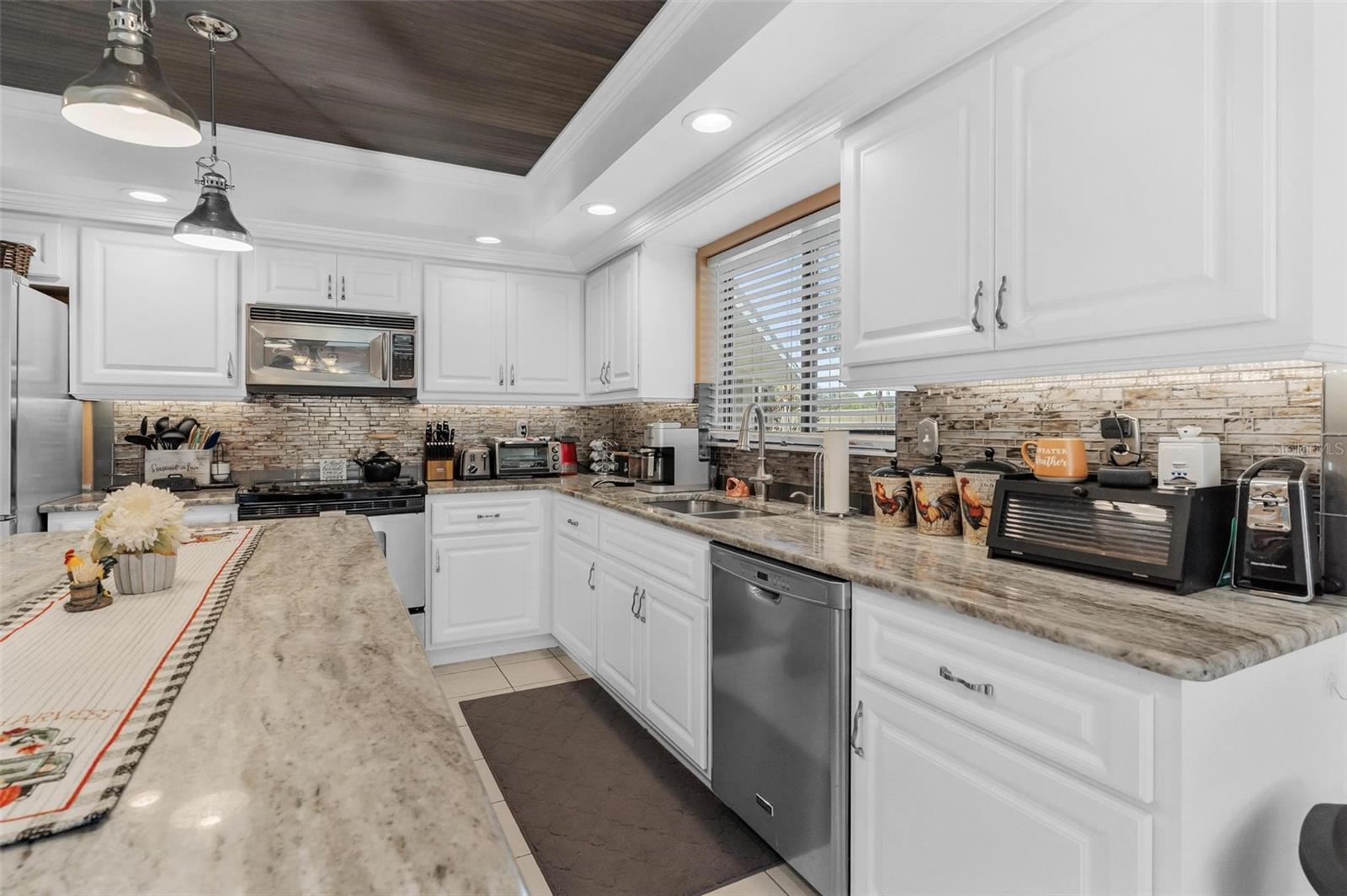 Image 18 of 72 For 1636 Lake Ella Road