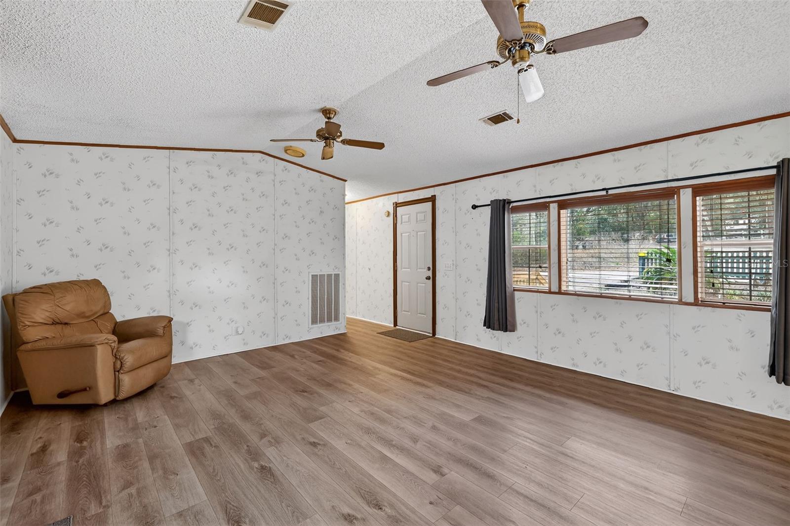 Image 15 of 30 For 35343 Lake Josephine Drive