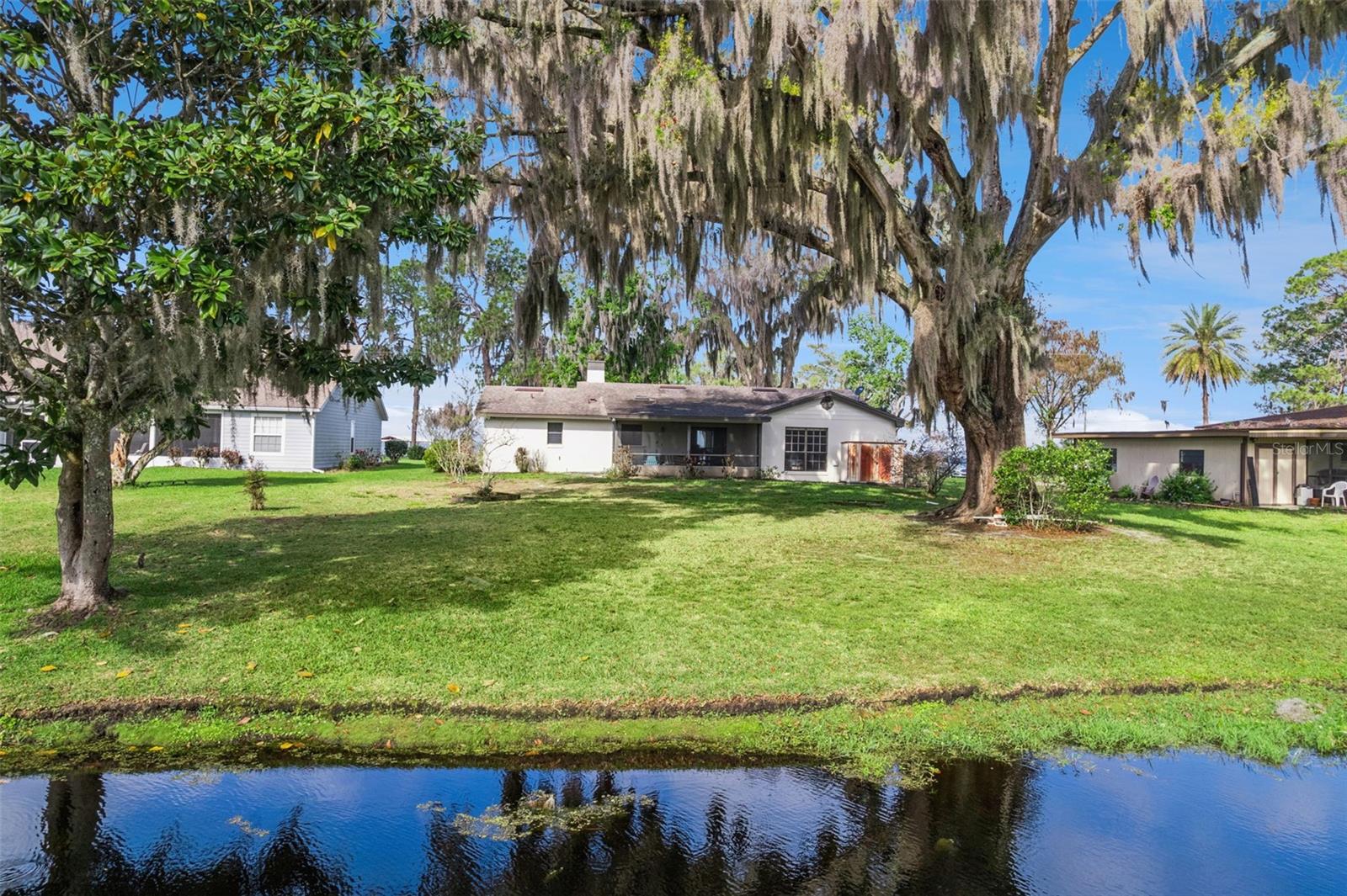 Image 10 of 56 For 709 Lakeshore Drive