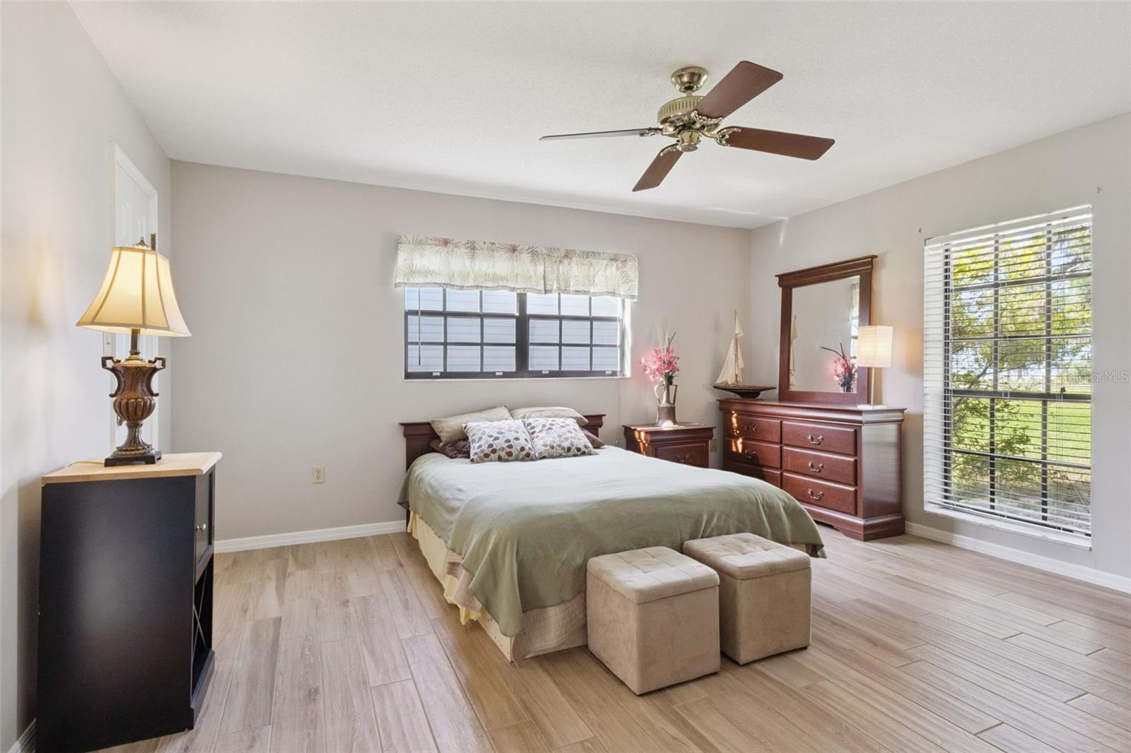 Image 17 of 56 For 709 Lakeshore Drive