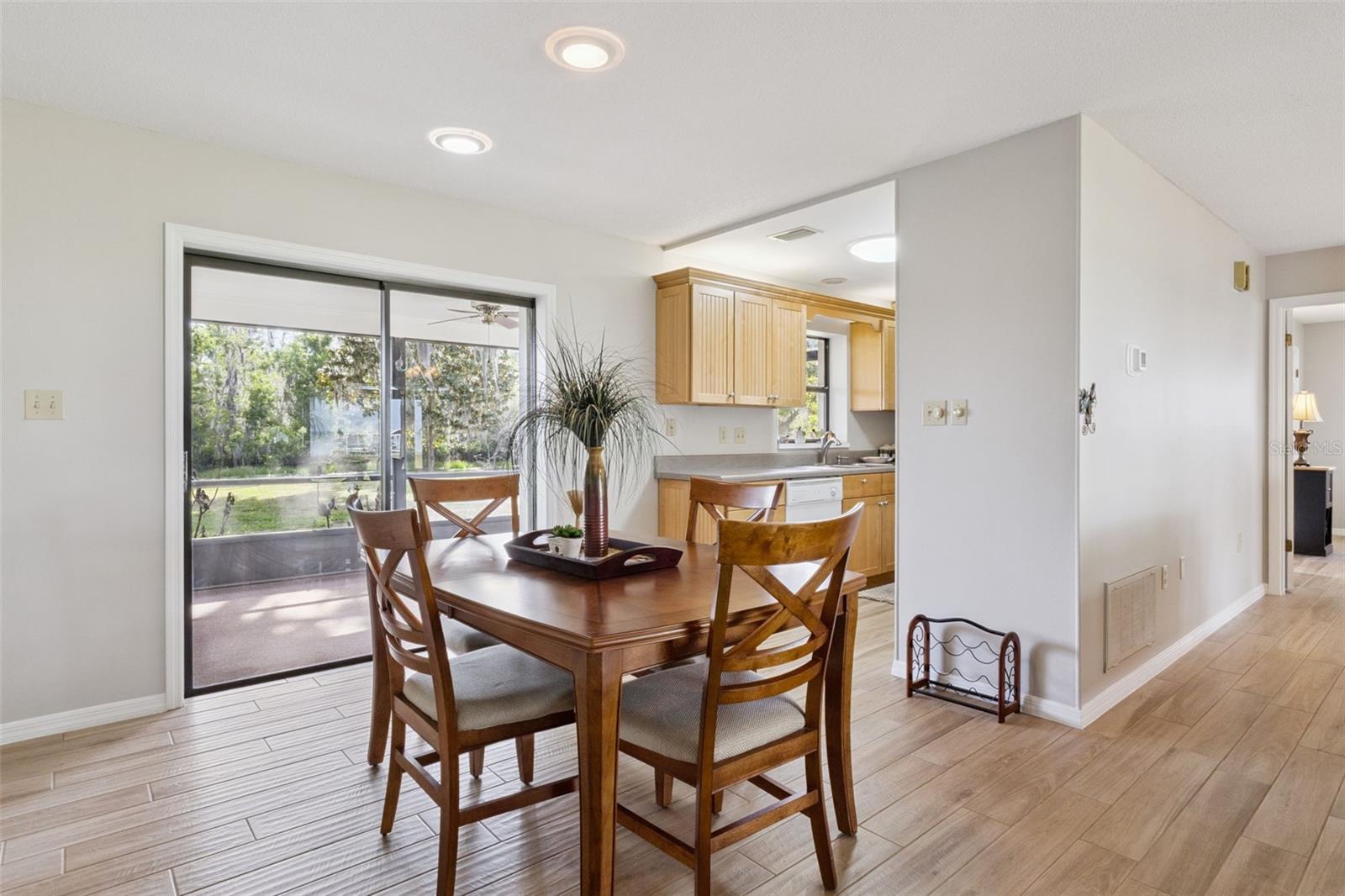 Image 26 of 56 For 709 Lakeshore Drive