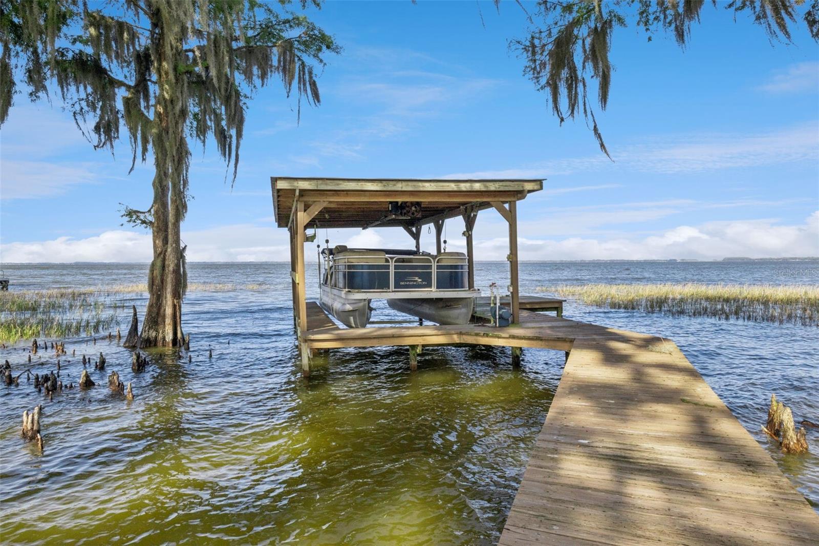 Image 3 of 56 For 709 Lakeshore Drive