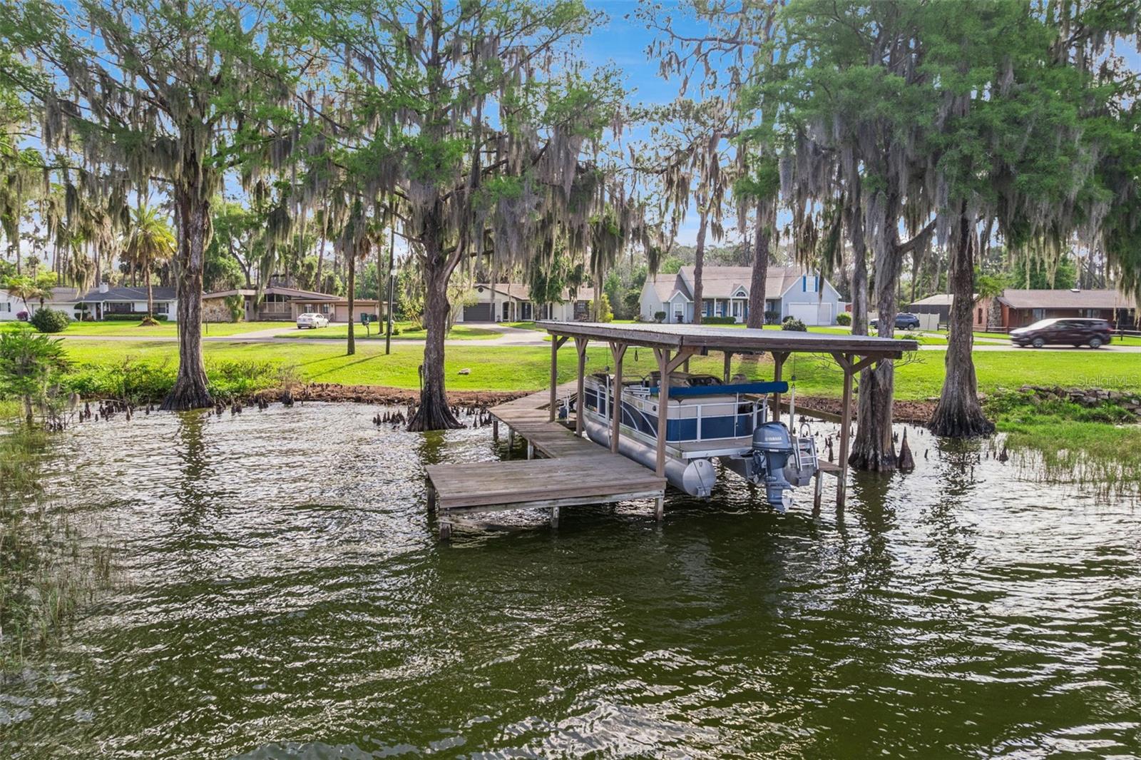 Image 4 of 56 For 709 Lakeshore Drive