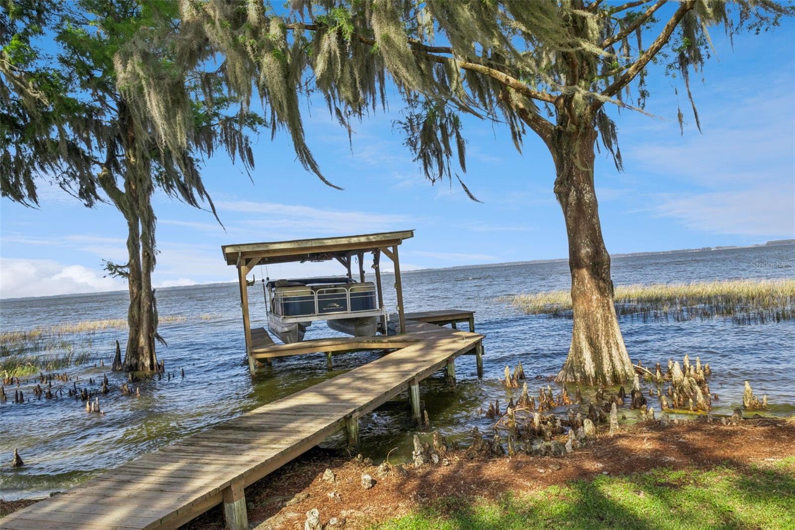 Image 40 of 56 For 709 Lakeshore Drive