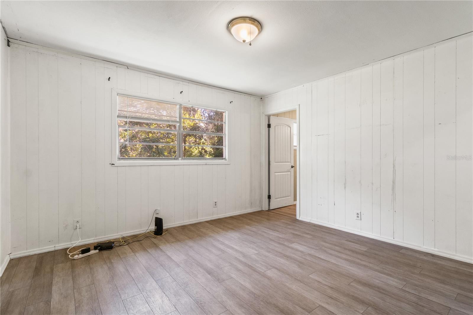 Image 16 of 29 For 6949 Cr 651  