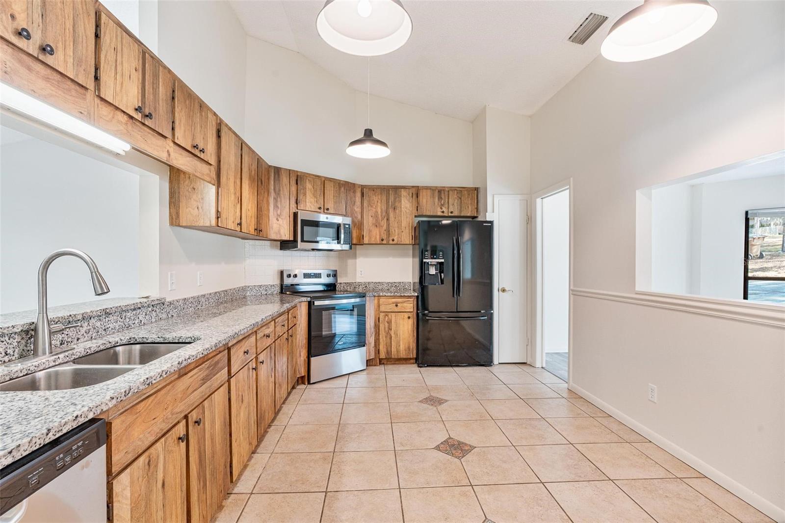 Image 4 of 50 For 36035 Spring Lake Boulevard