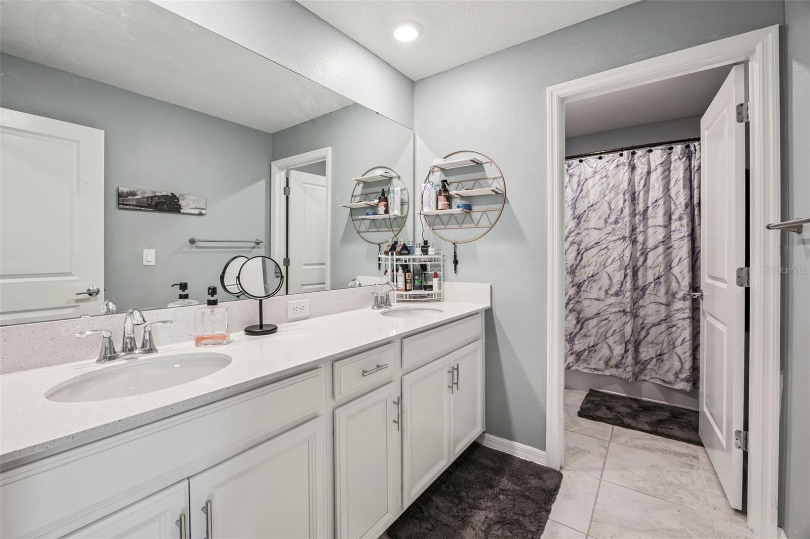 Image 18 of 43 For 5125 Tanzanite Drive