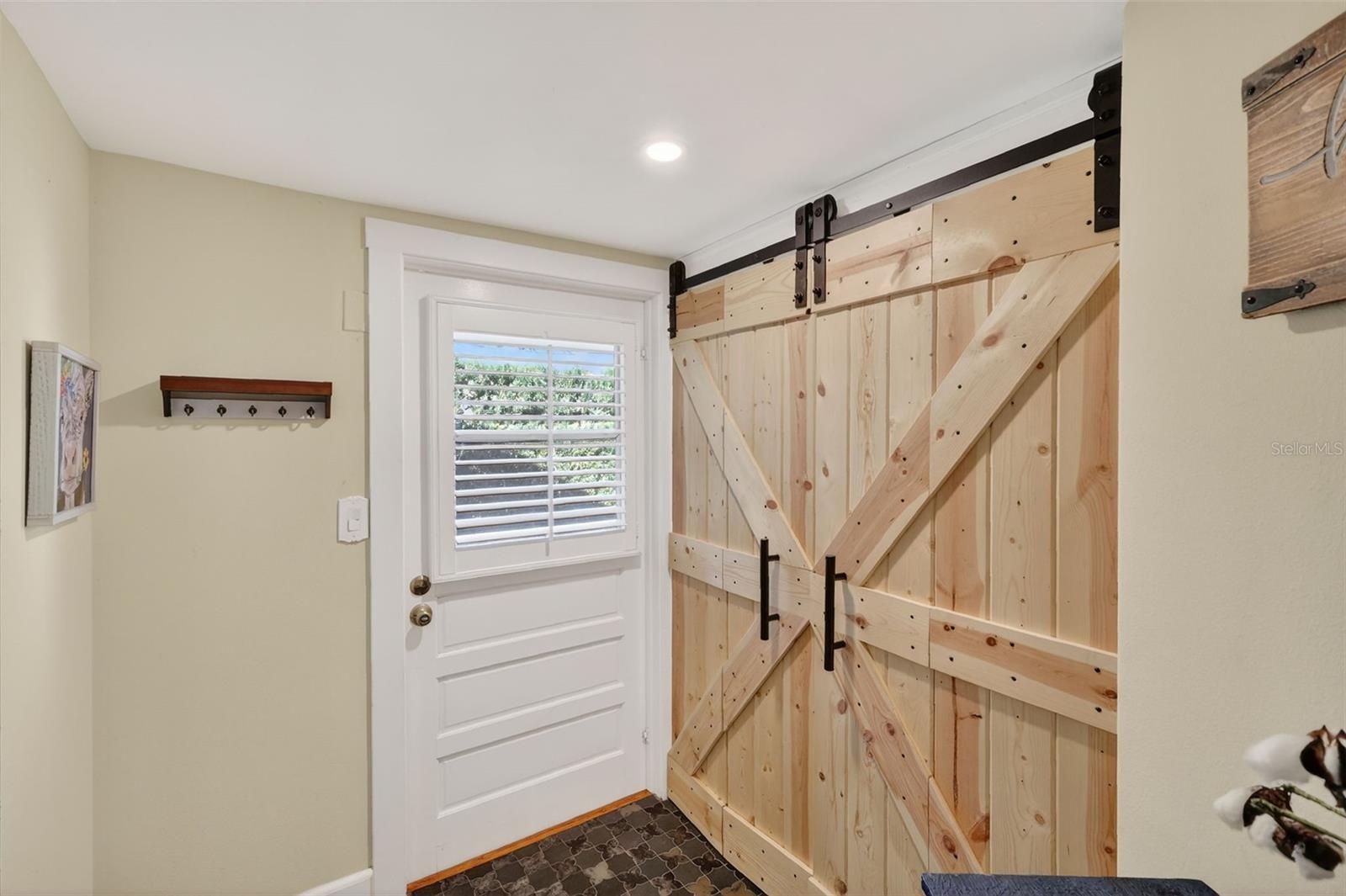 Image 37 of 51 For 932 Mcdonald Street