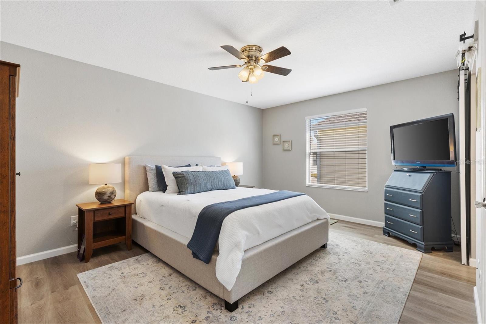 Listing photo id 15 for 2737 Craven Way