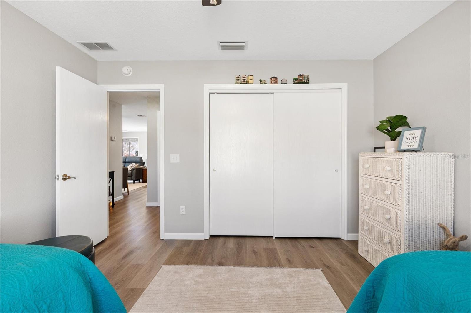 Listing photo id 20 for 2737 Craven Way