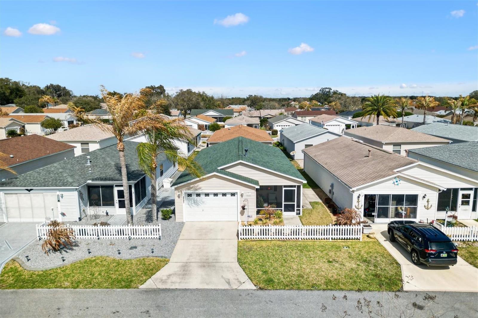 Listing photo id 25 for 2737 Craven Way