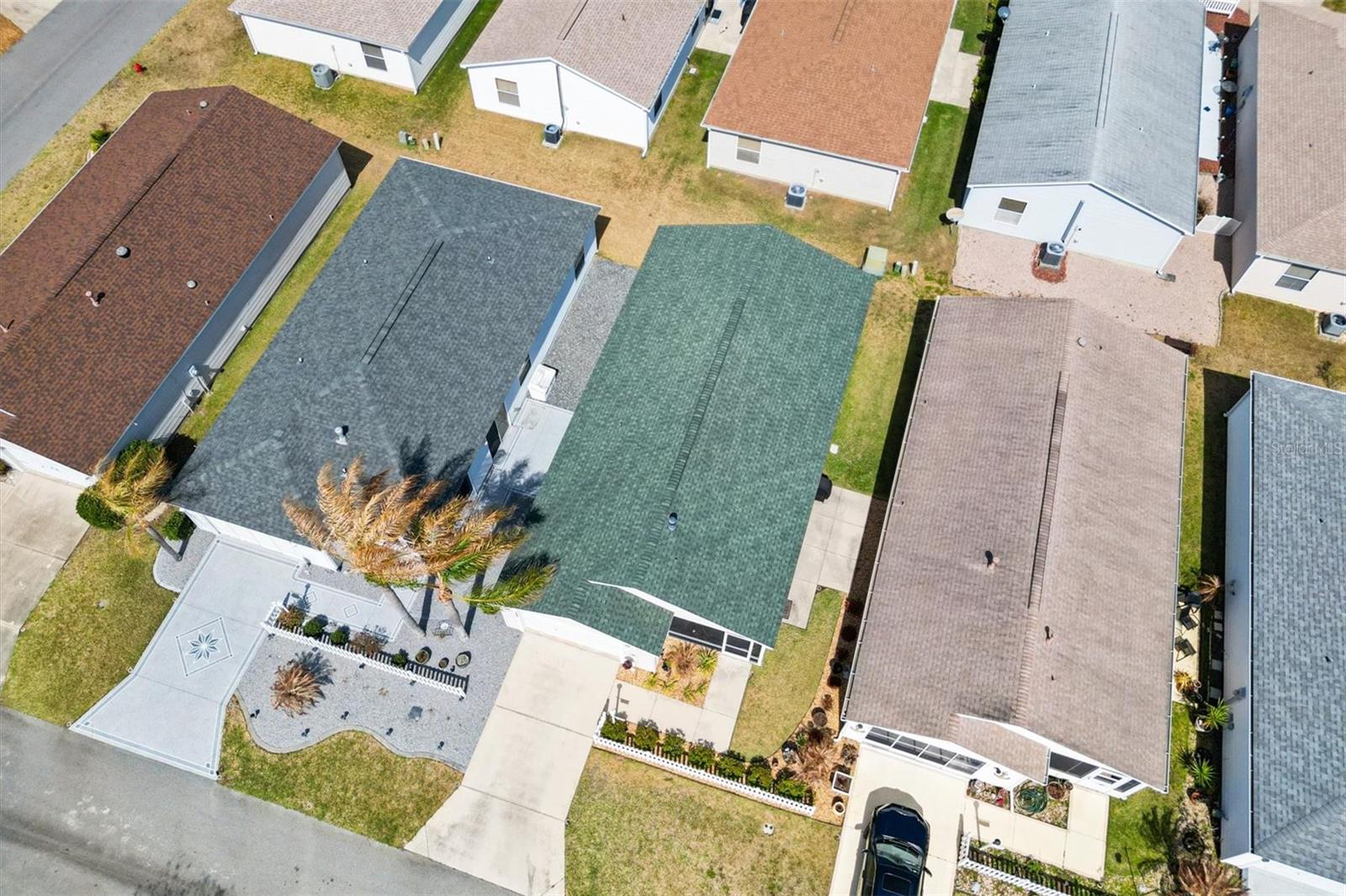 Listing photo id 27 for 2737 Craven Way