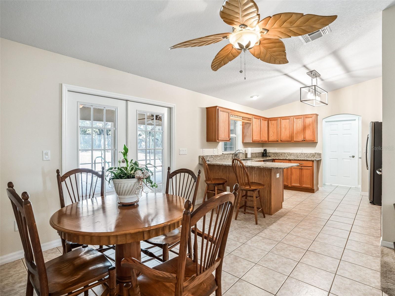 Listing photo id 11 for 2351 114th Avenue