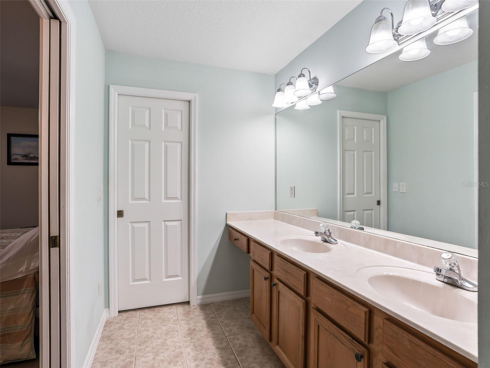 Listing photo id 20 for 2351 114th Avenue