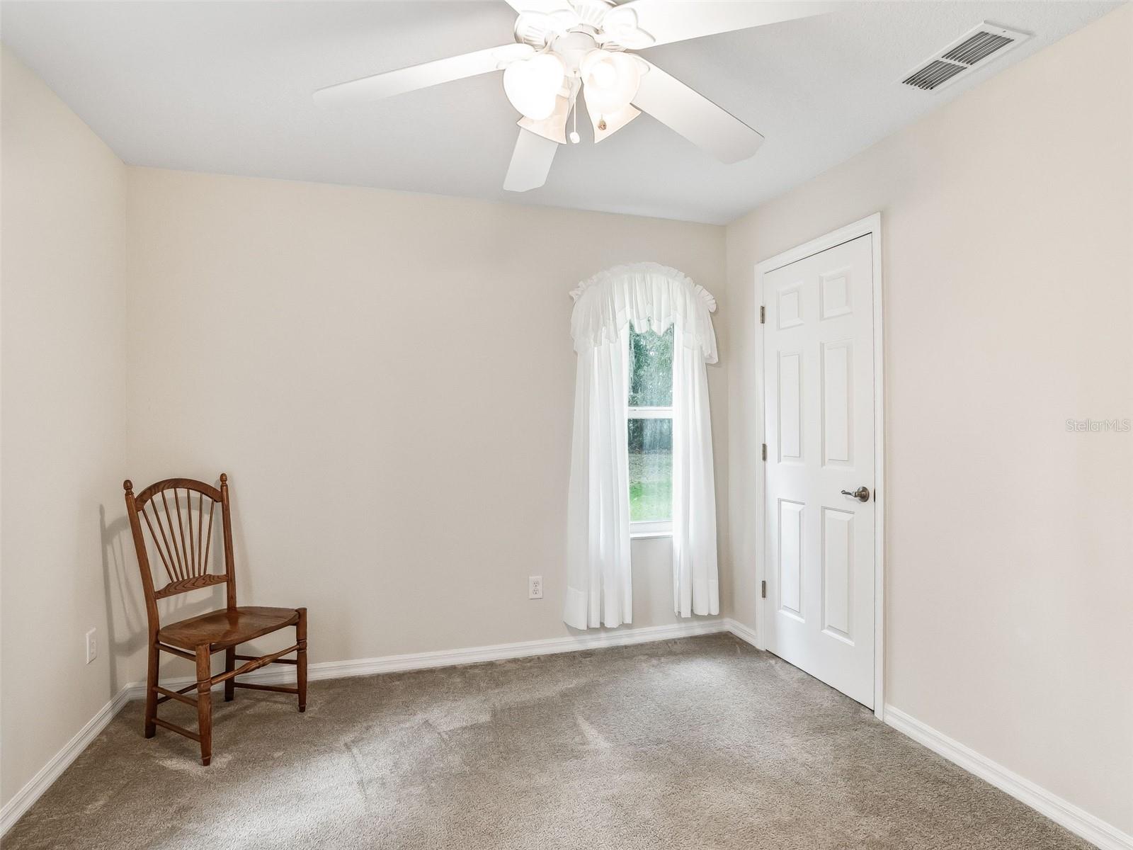 Listing photo id 24 for 2351 114th Avenue