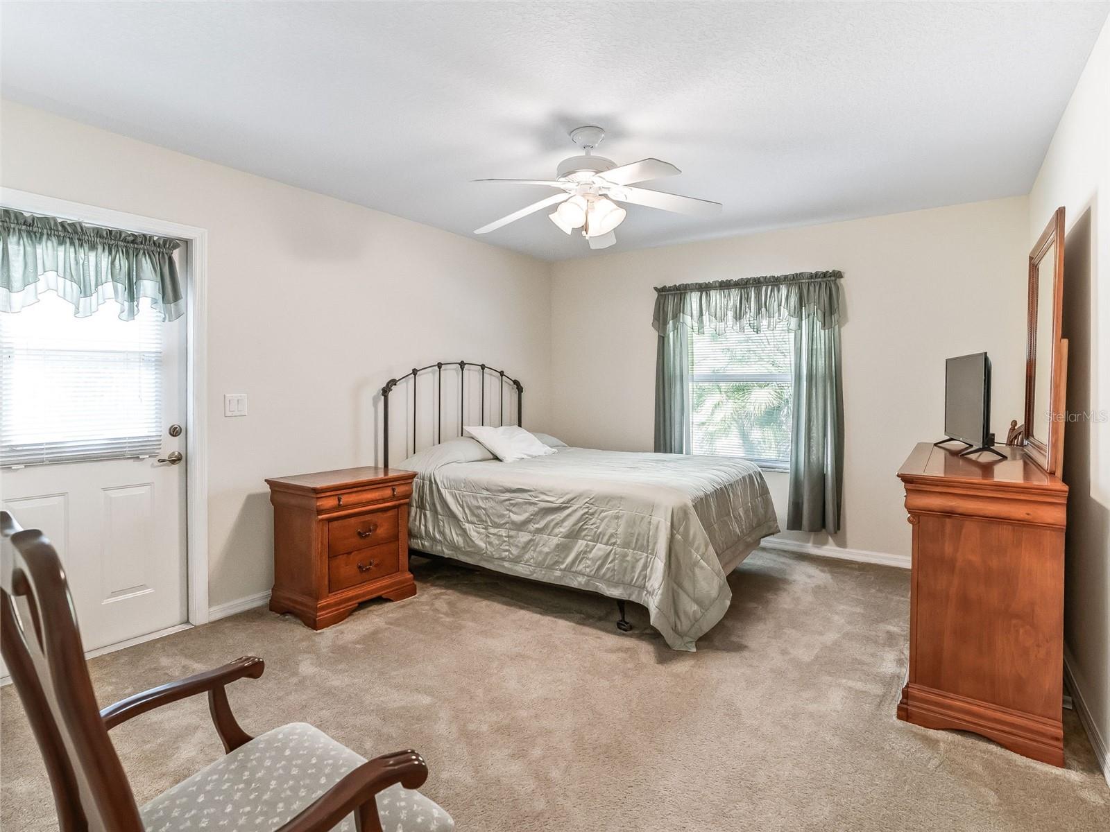 Listing photo id 26 for 2351 114th Avenue