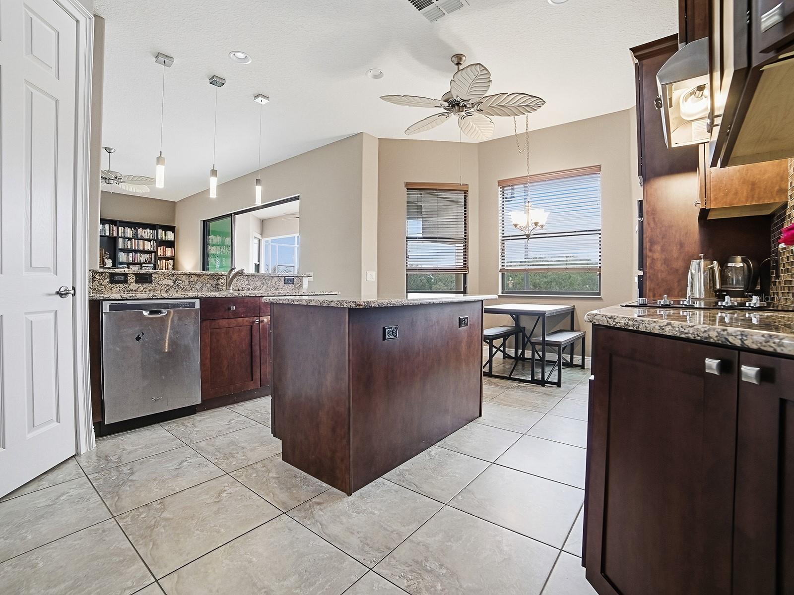 Image 14 of 63 For 38701 Oak Place Court