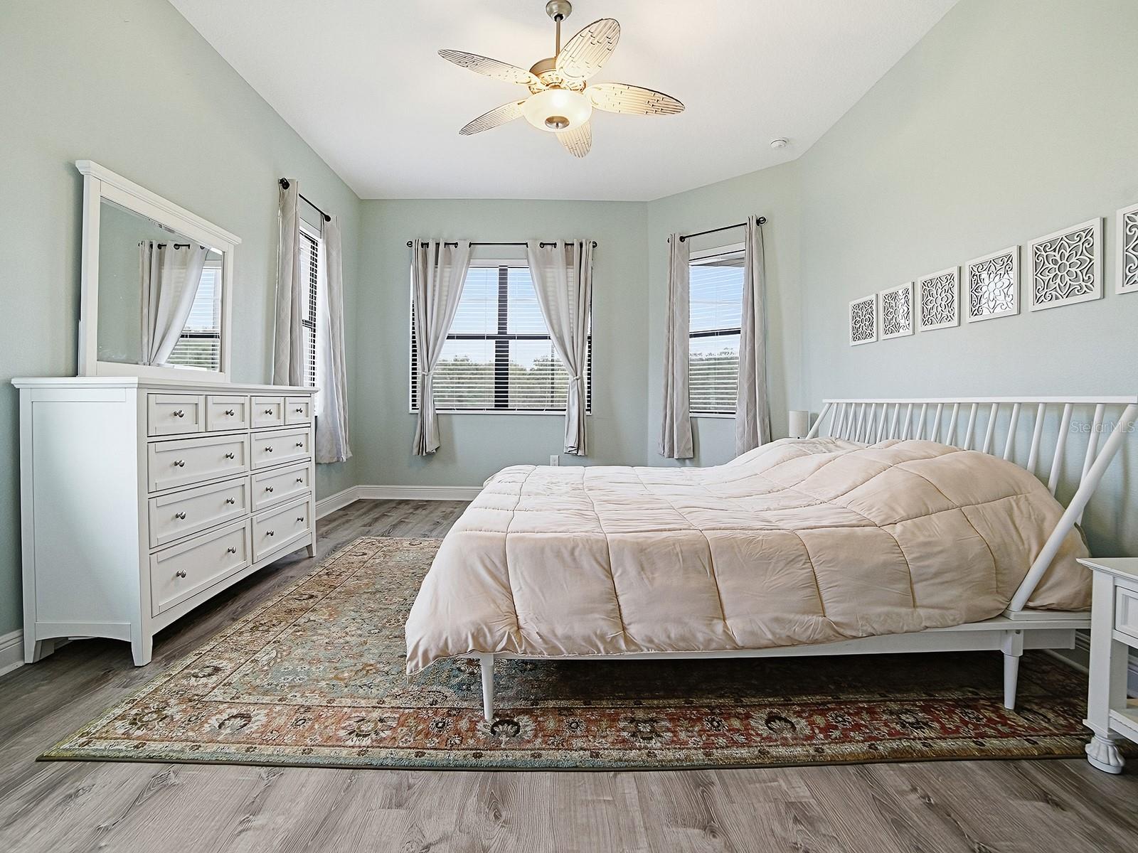 Image 18 of 63 For 38701 Oak Place Court