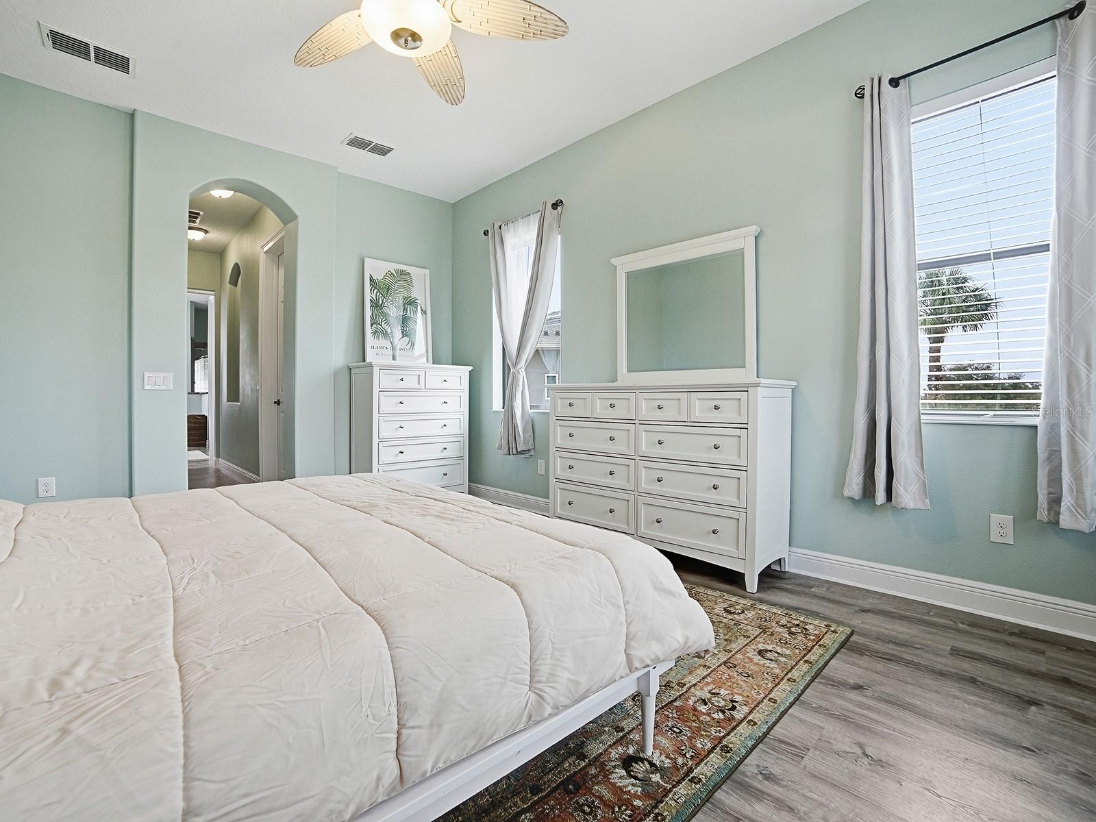 Image 21 of 63 For 38701 Oak Place Court