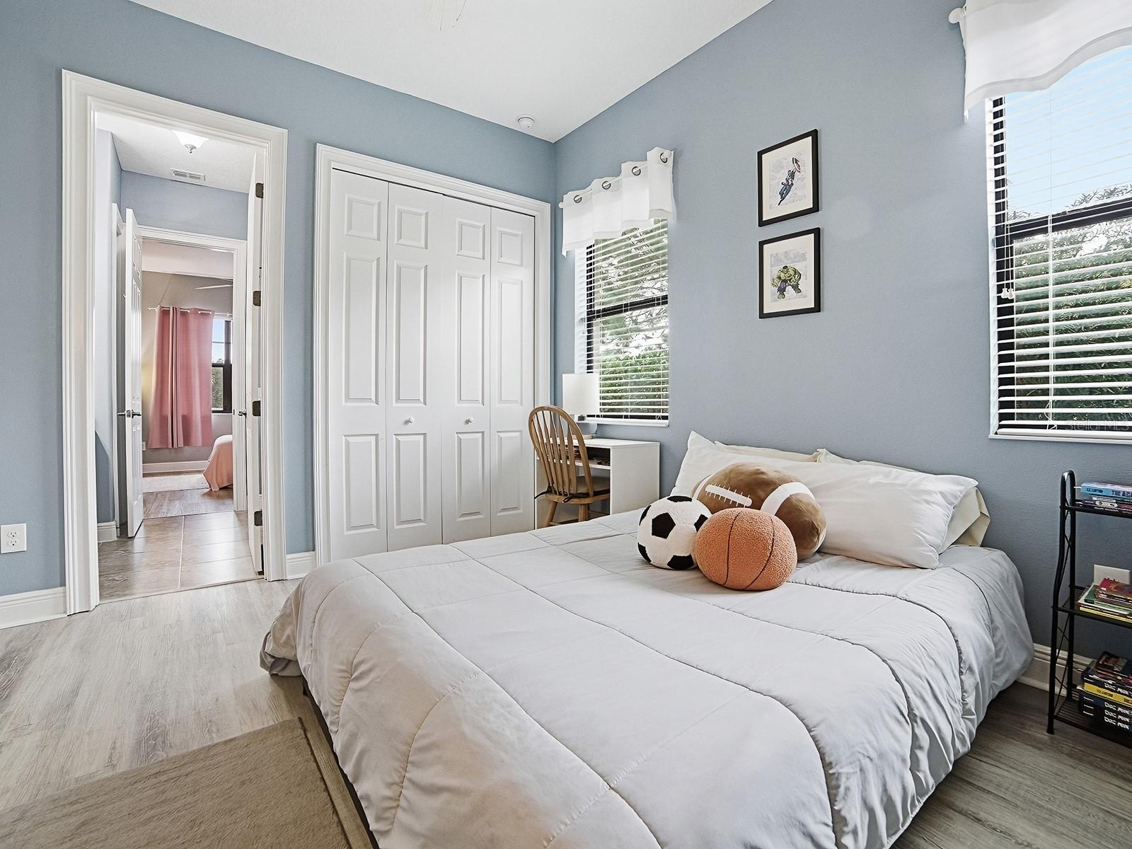 Image 27 of 63 For 38701 Oak Place Court