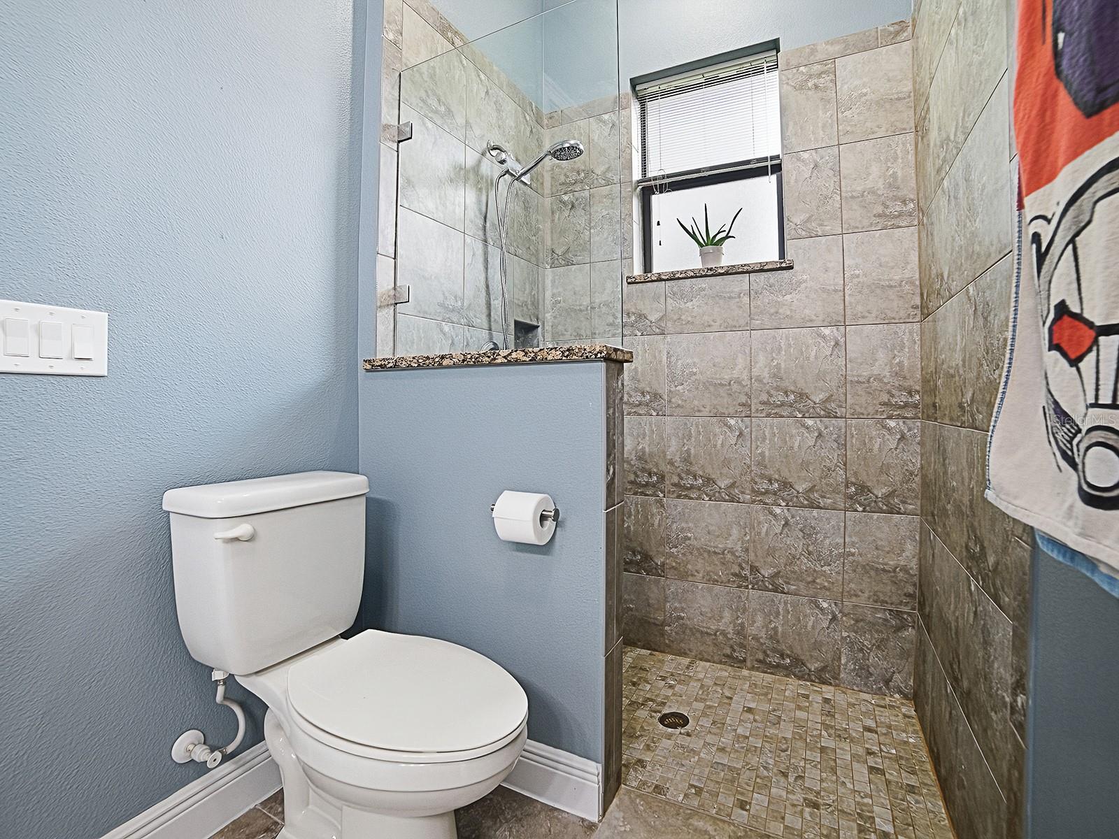 Image 30 of 63 For 38701 Oak Place Court