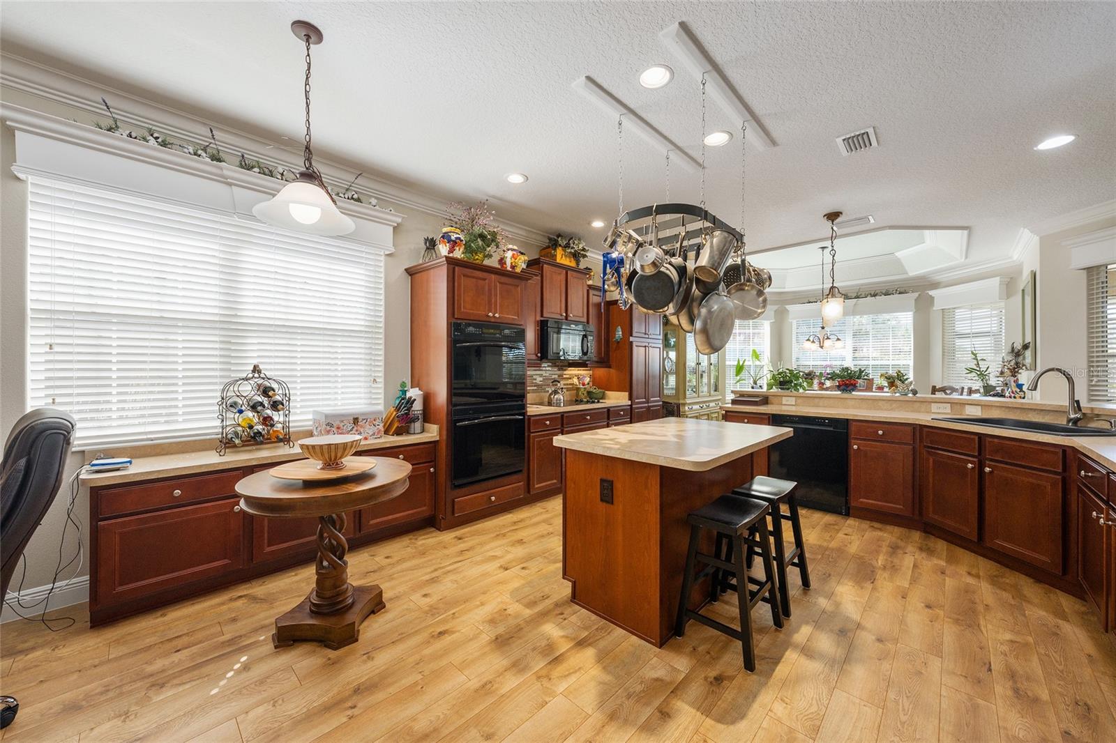 Image 33 of 64 For 3090 Avondale Avenue