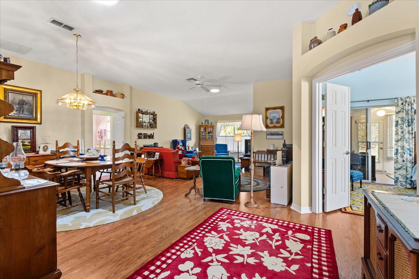 Image 13 of 31 For 1301 Fontana Court