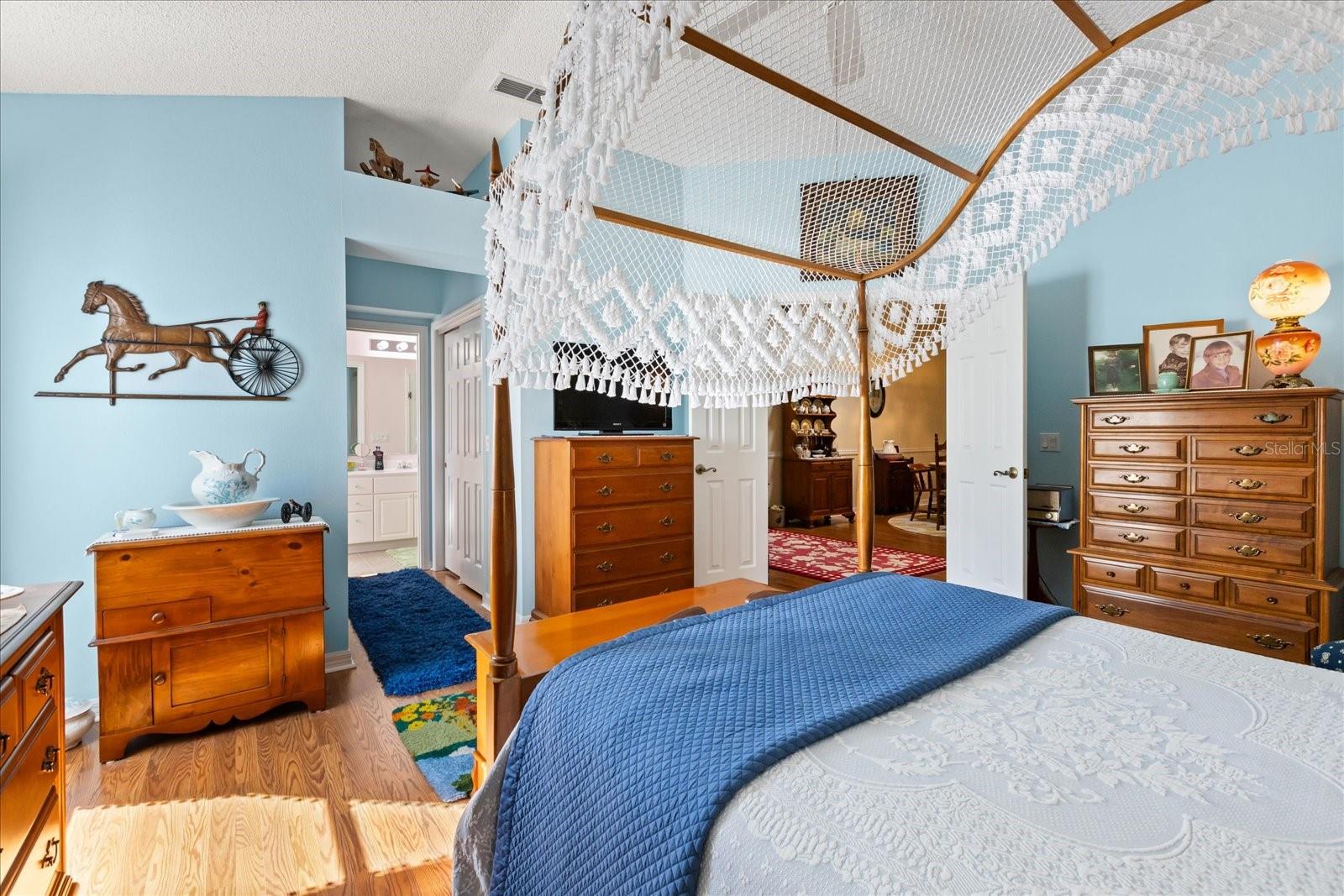 Image 19 of 31 For 1301 Fontana Court