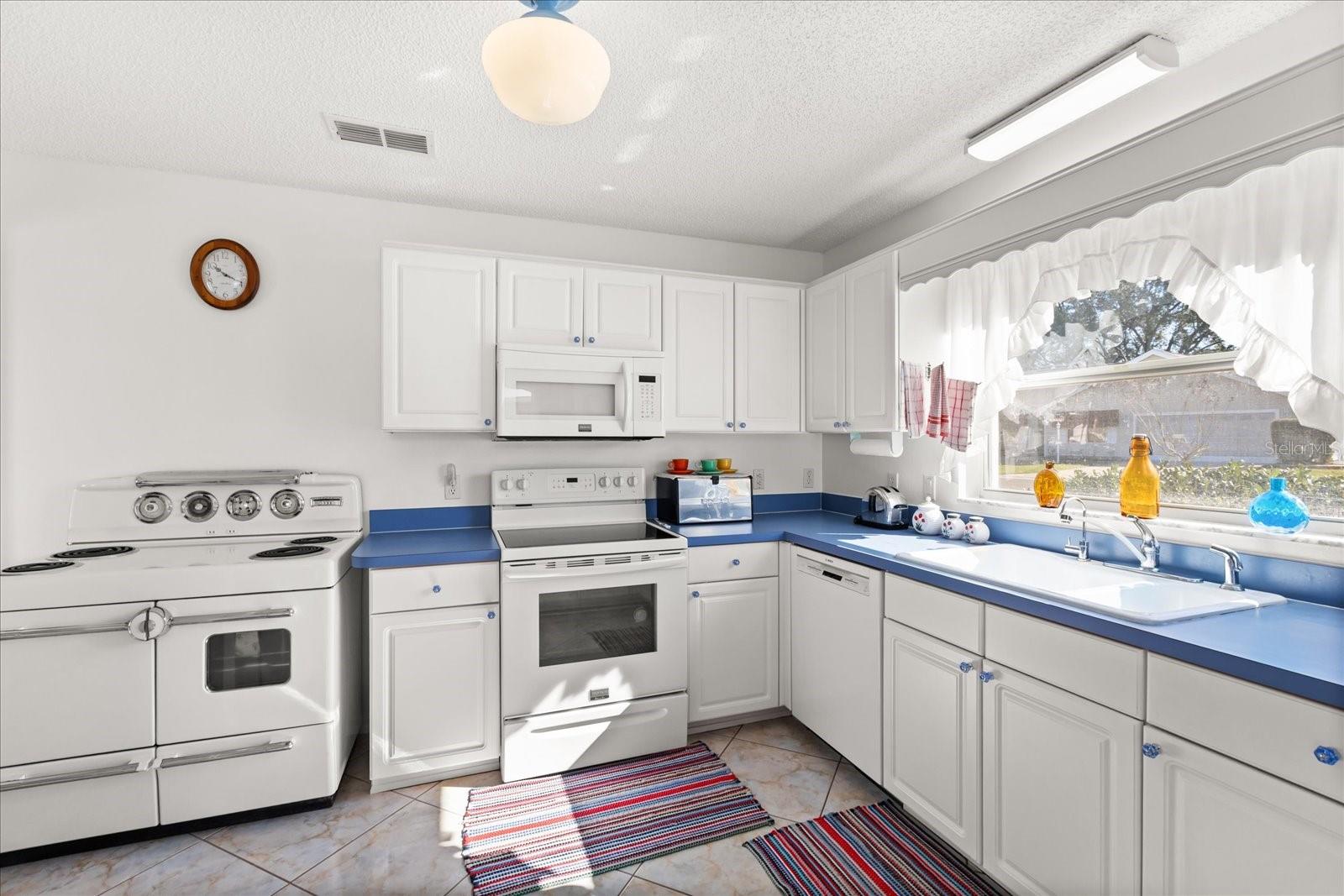 Image 3 of 31 For 1301 Fontana Court