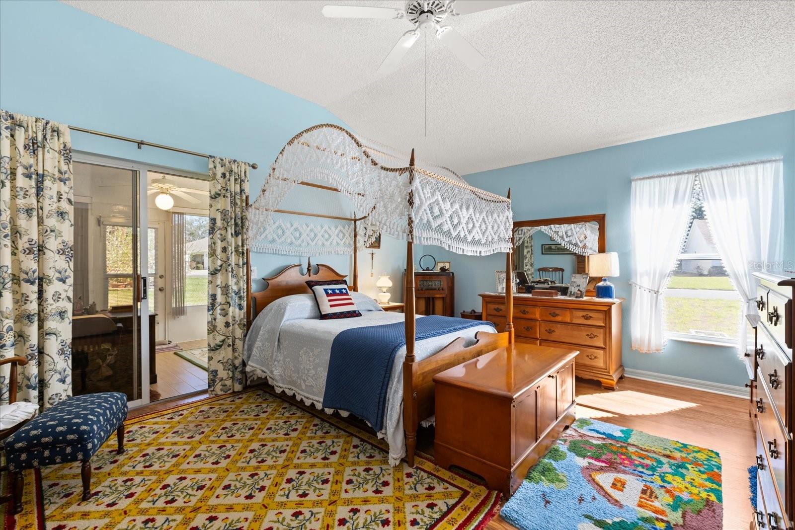 Image 4 of 31 For 1301 Fontana Court