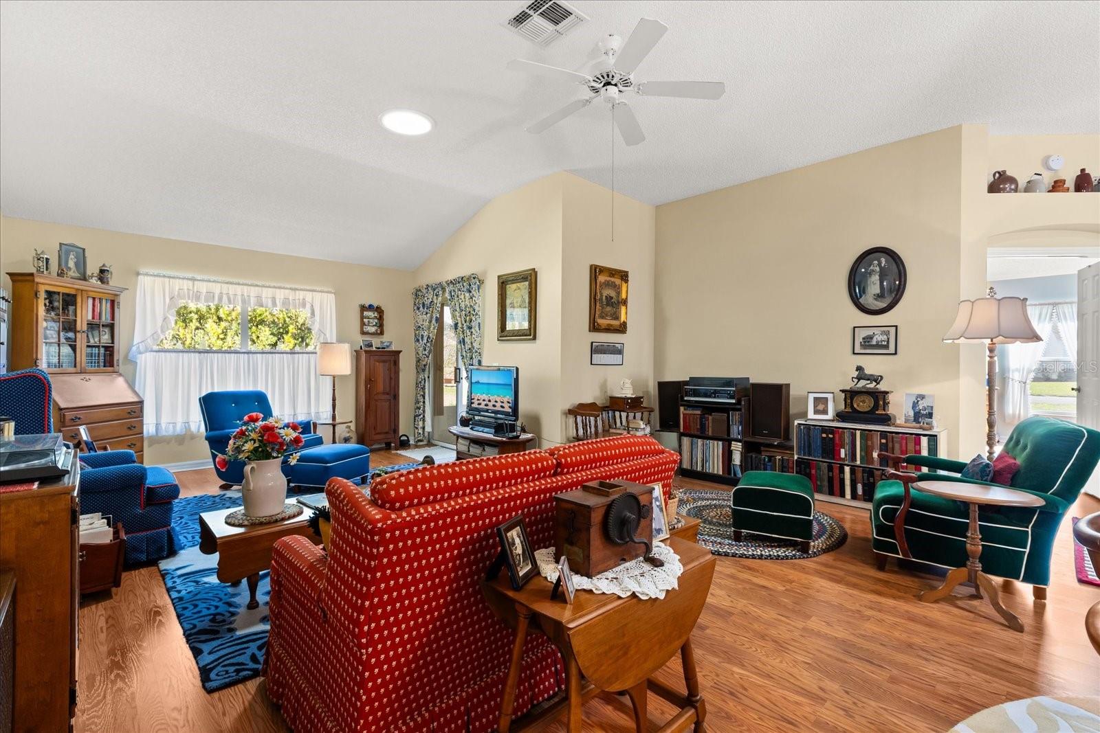 Image 9 of 31 For 1301 Fontana Court