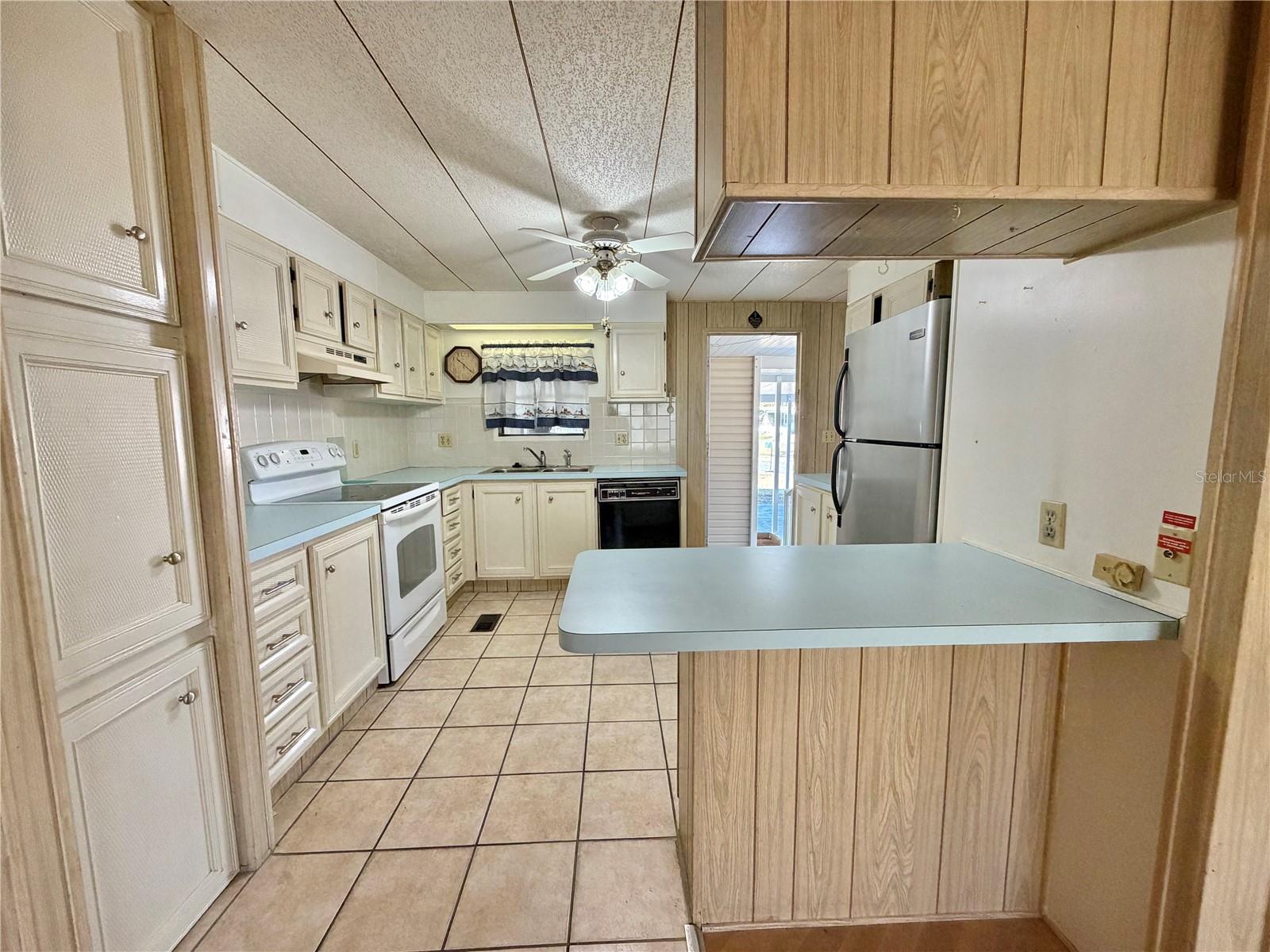 Image 15 of 56 For 353 Palo Verde Drive