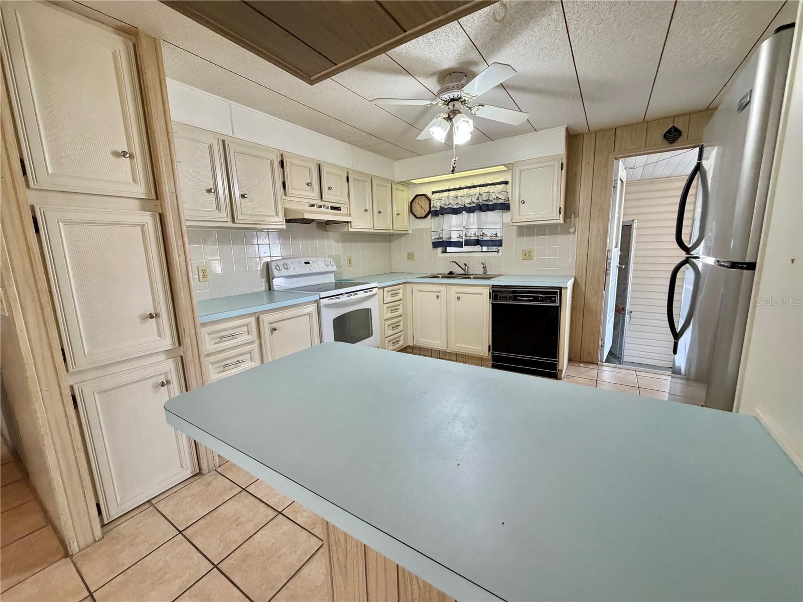 Image 16 of 56 For 353 Palo Verde Drive