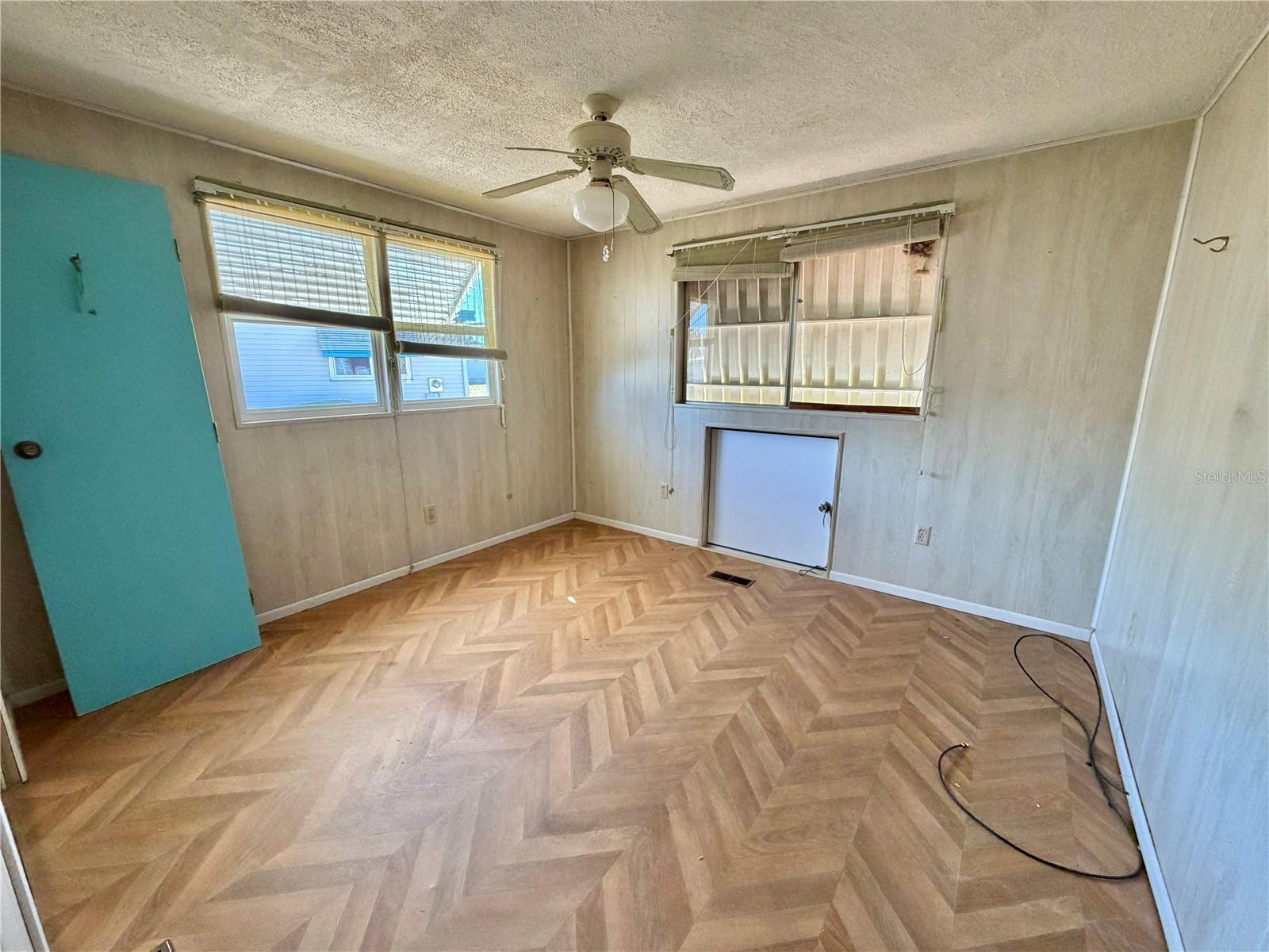 Image 25 of 56 For 353 Palo Verde Drive