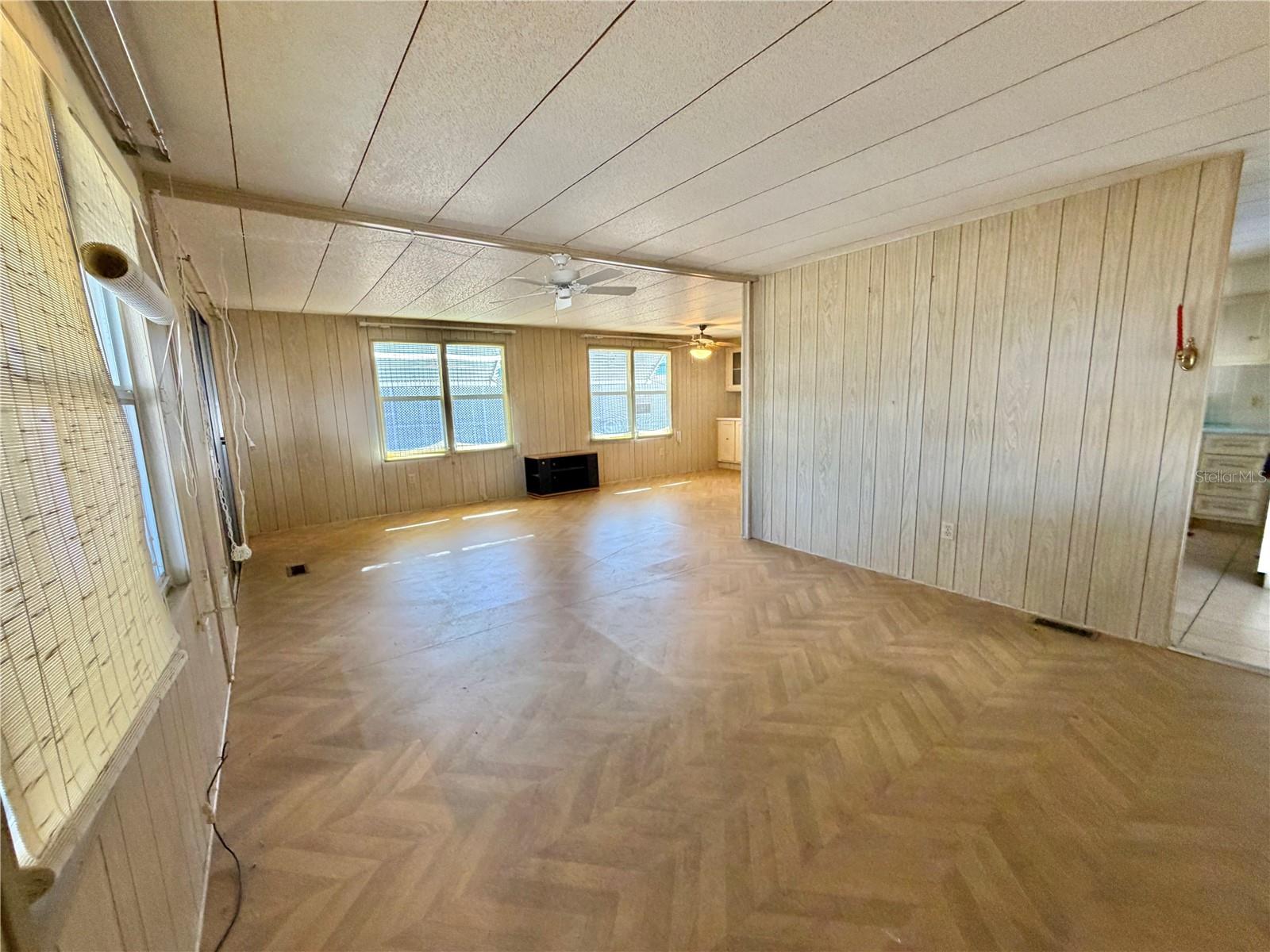 Image 9 of 56 For 353 Palo Verde Drive