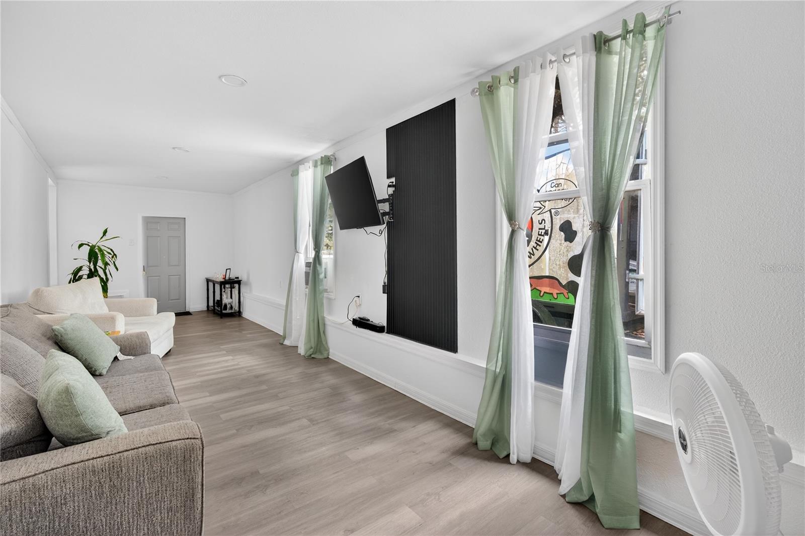 Image 9 of 29 For 4291 Fort Apache Place