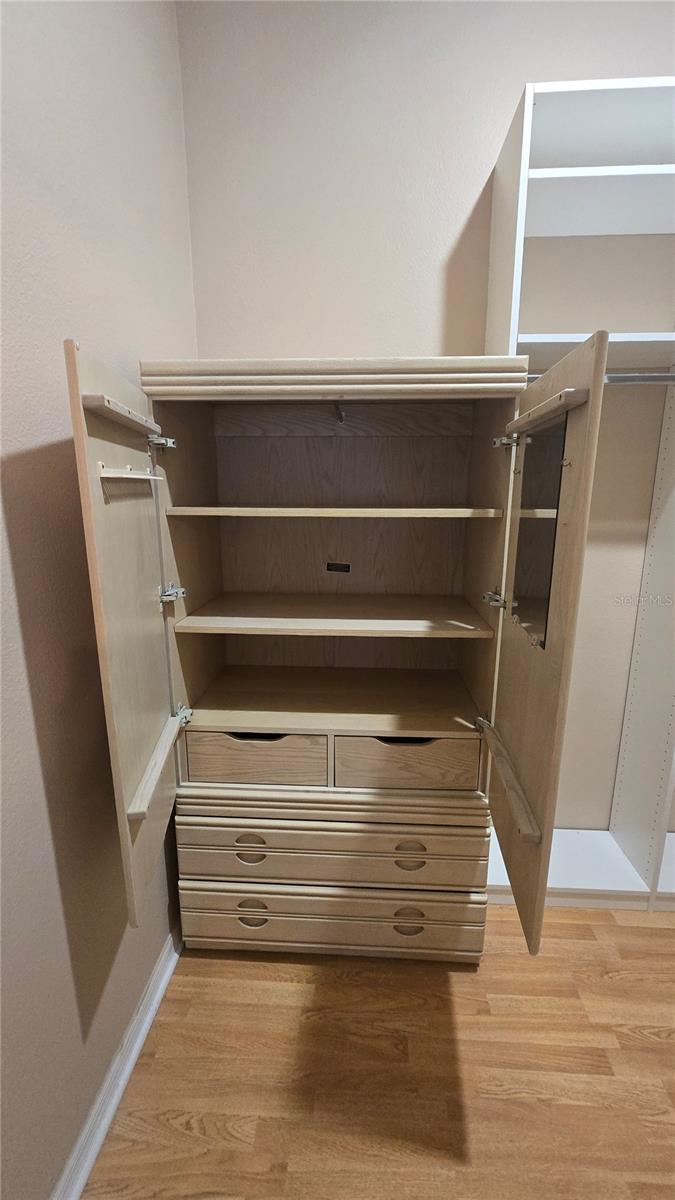 Image 29 of 59 For 6501 Borg Street