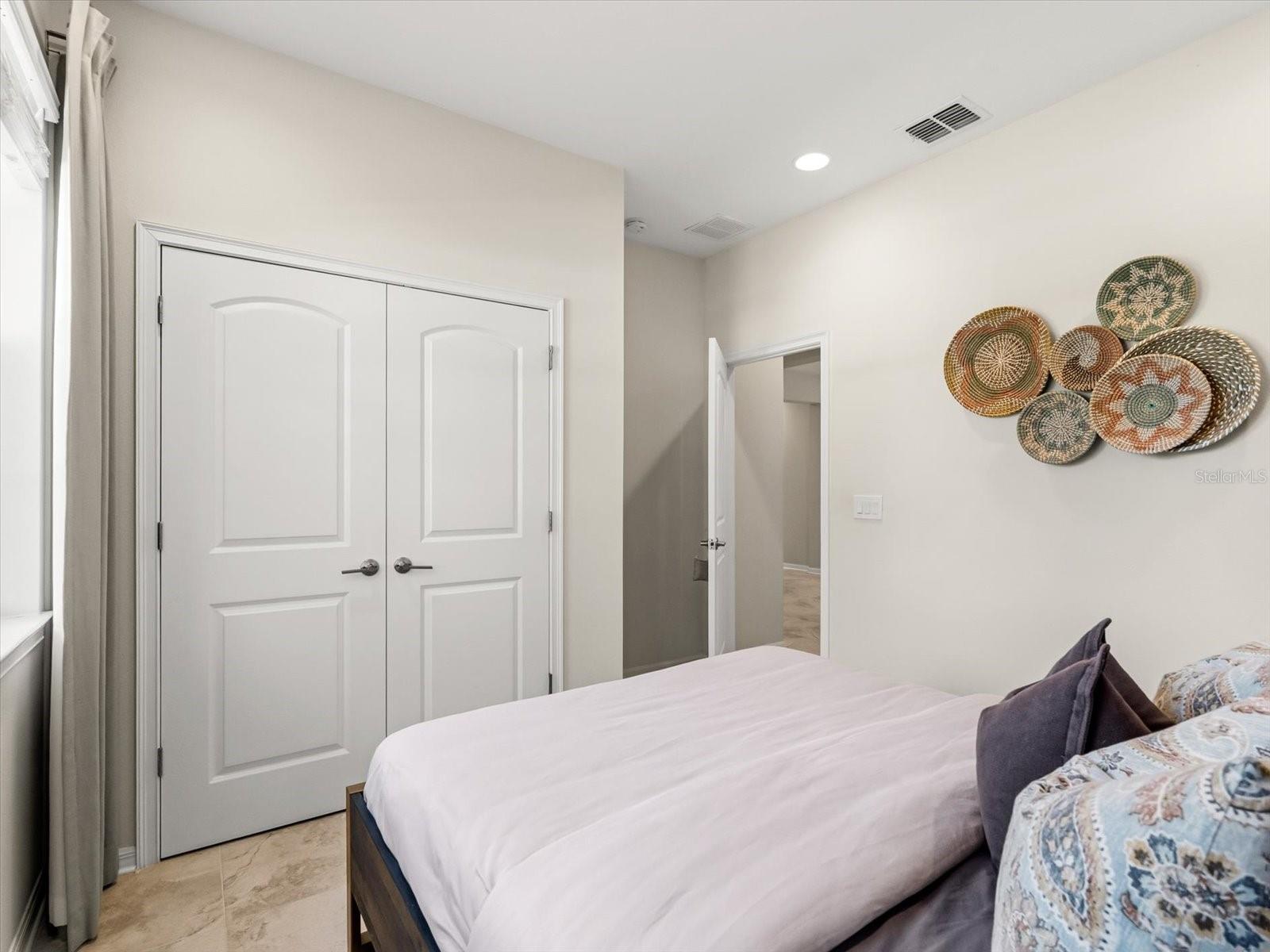 Image 14 of 44 For 17422 Channel Way