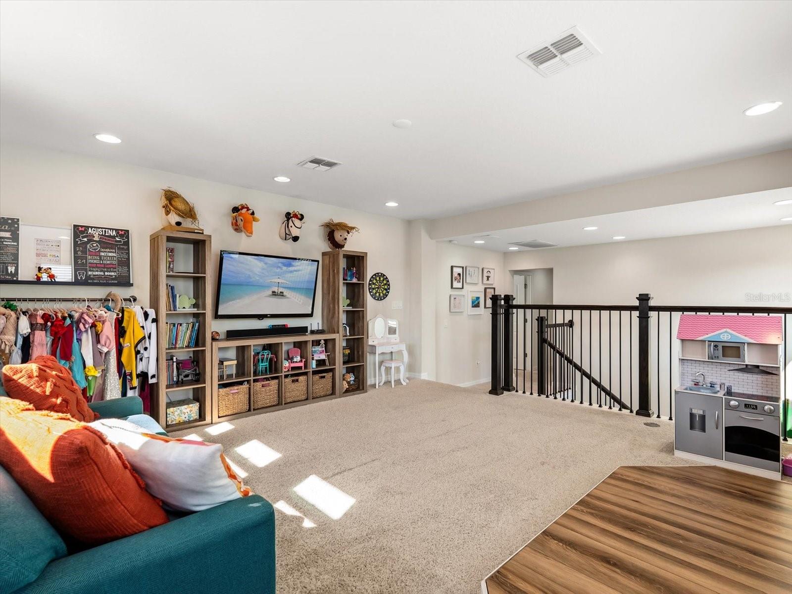 Image 25 of 44 For 17422 Channel Way