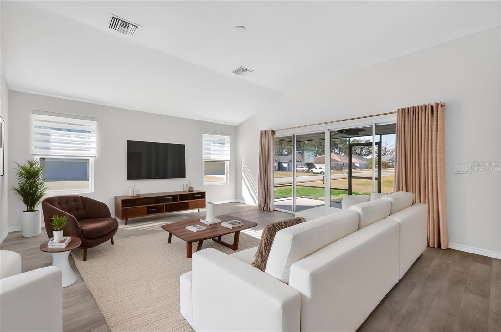 Image 13 of 45 For 11380 Soutar Avenue