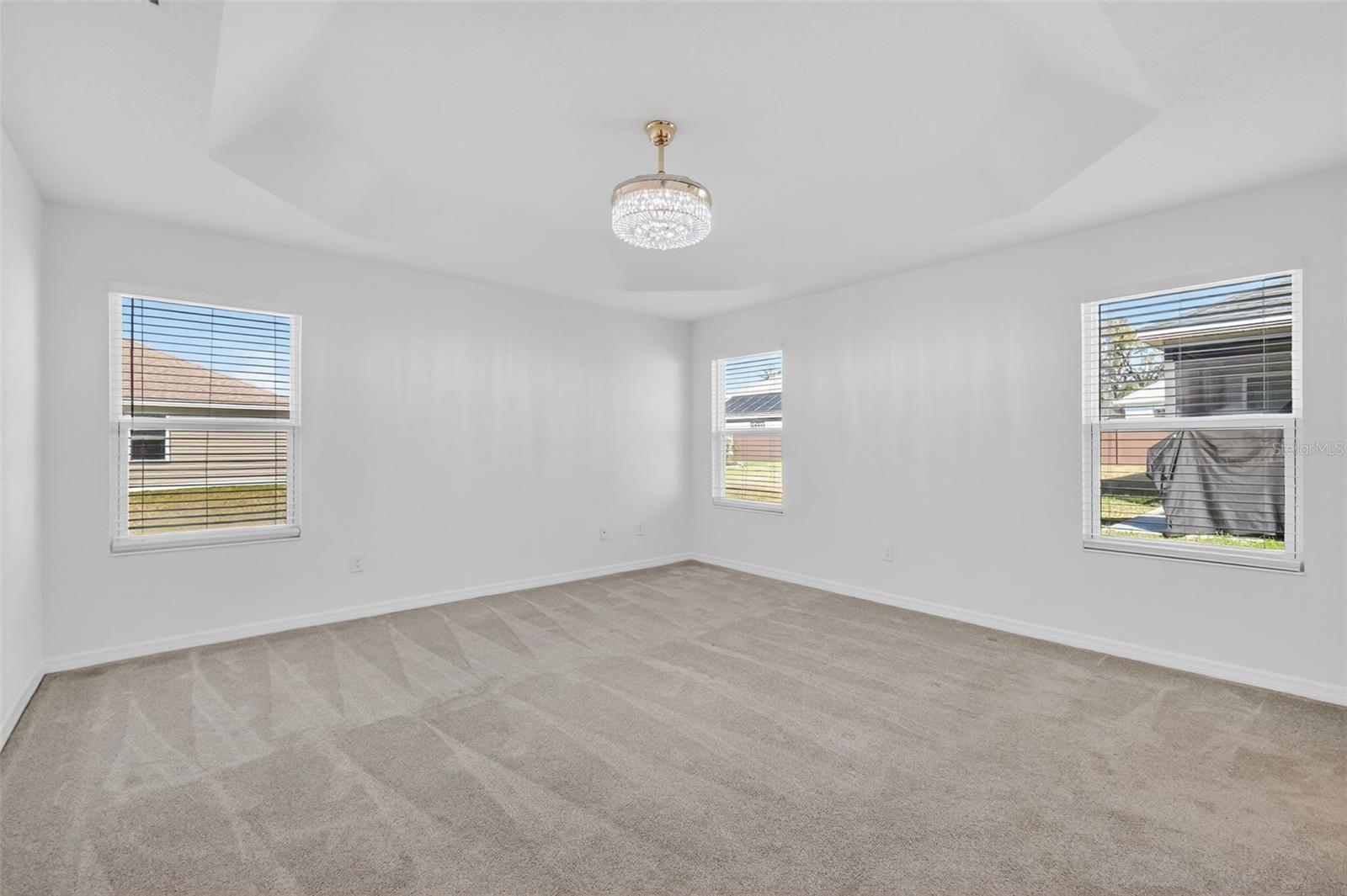 Image 21 of 45 For 11380 Soutar Avenue