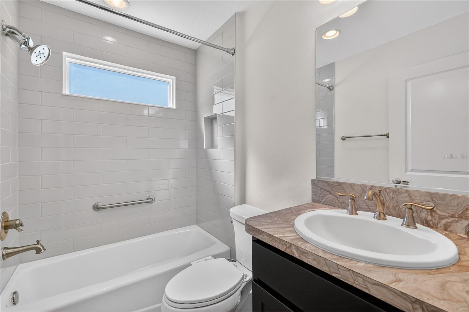 Image 30 of 45 For 11380 Soutar Avenue