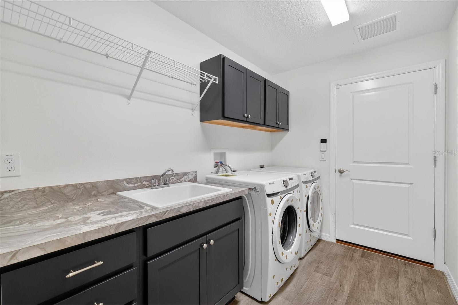 Image 36 of 45 For 11380 Soutar Avenue